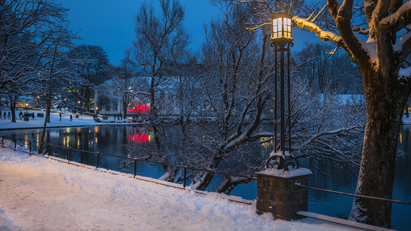 Wallpaper Norway Stavanger Winter Pond Snow Street lights 1366x768