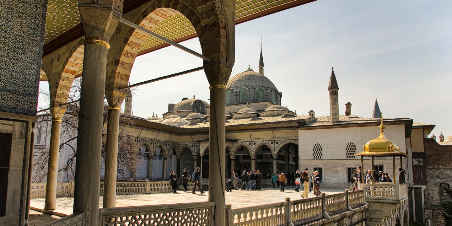 Review of Topkapı Palace. Istanbul, Turkey