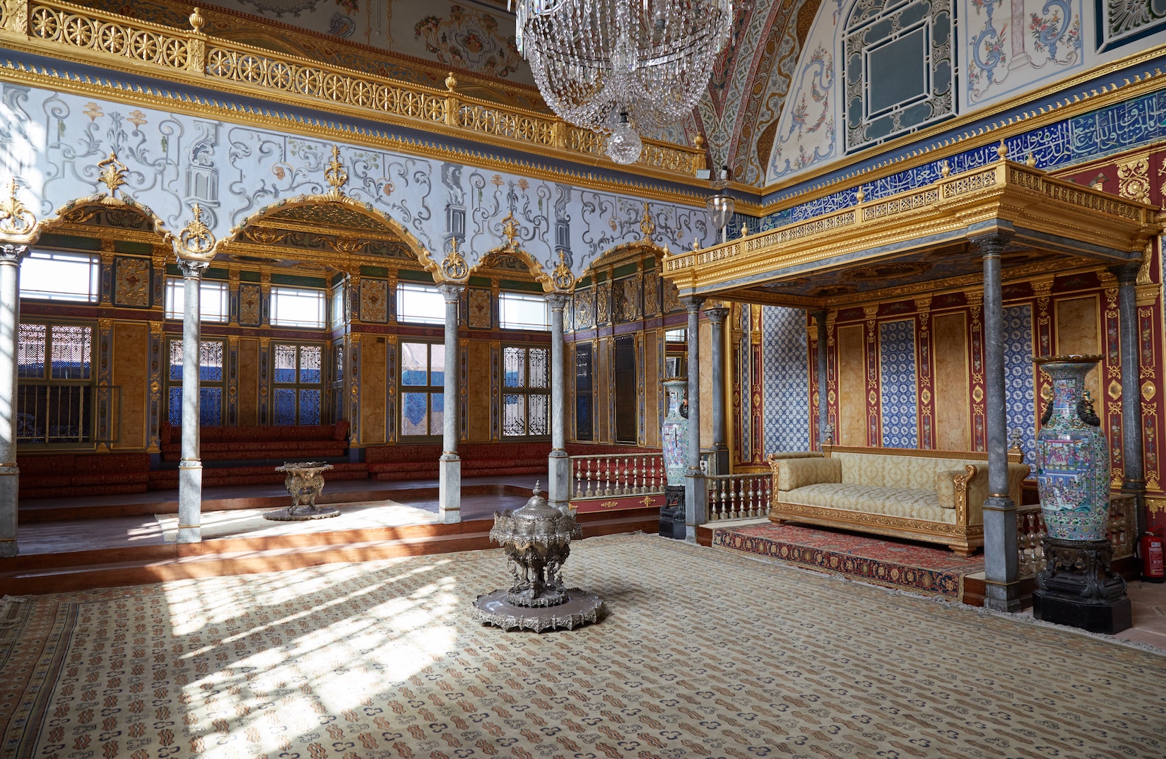Touring the Topkapı Palace & Harem: The Opulent Heart of the Ottoman Empire