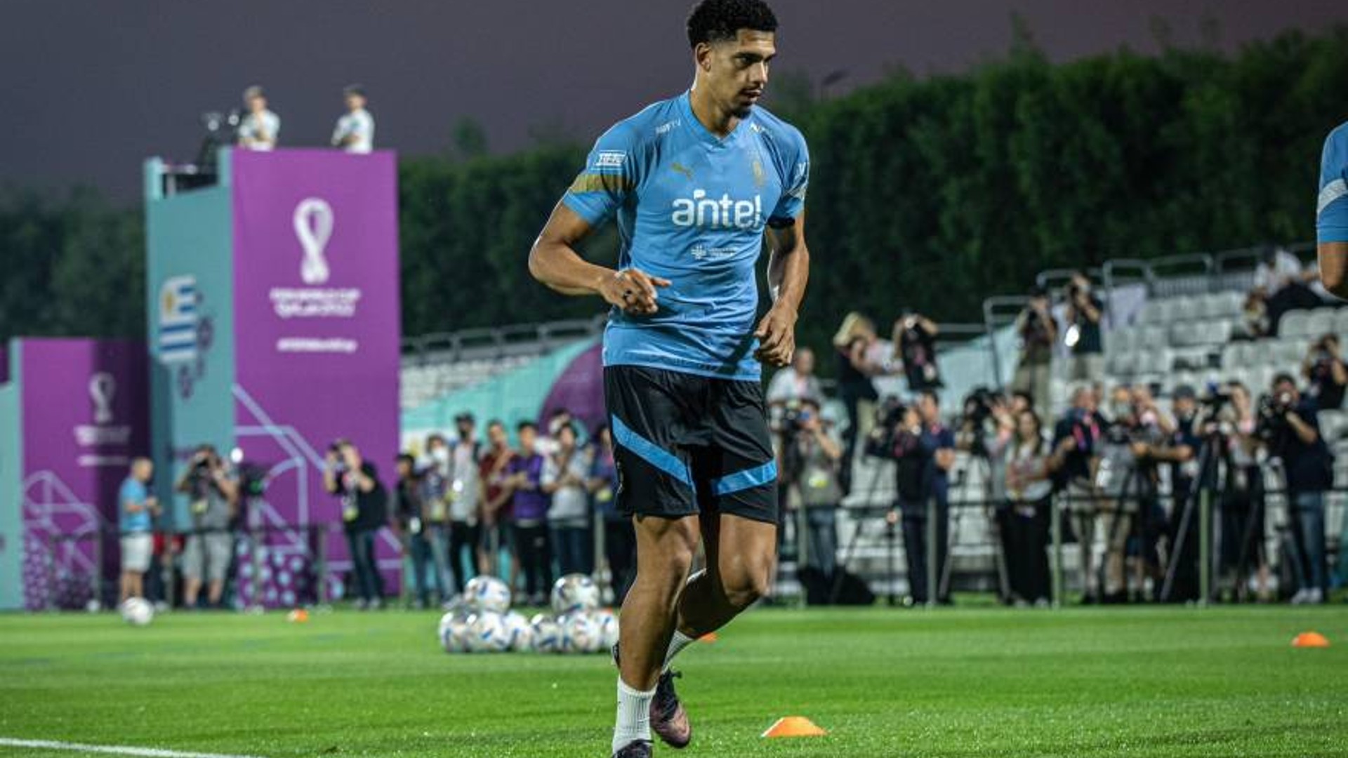 Barcelona take Uruguay to FIFA over Ronald Araujo recovery España