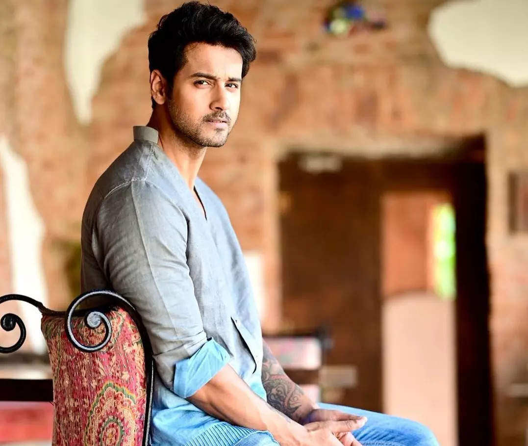 Yash all set for his grand Bollywood entry with 'Yaariyan 2'. Bengali Movie News of India