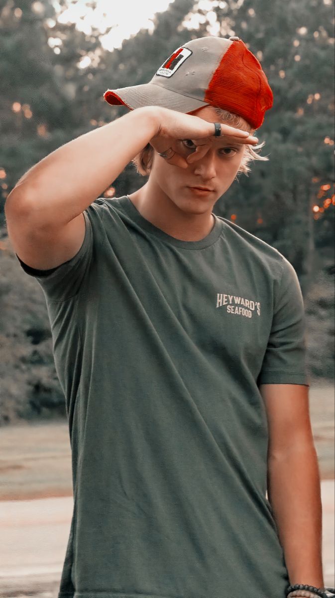 Outer Banks JJ Wallpaper. Outer banks, Pankow, Hot actors