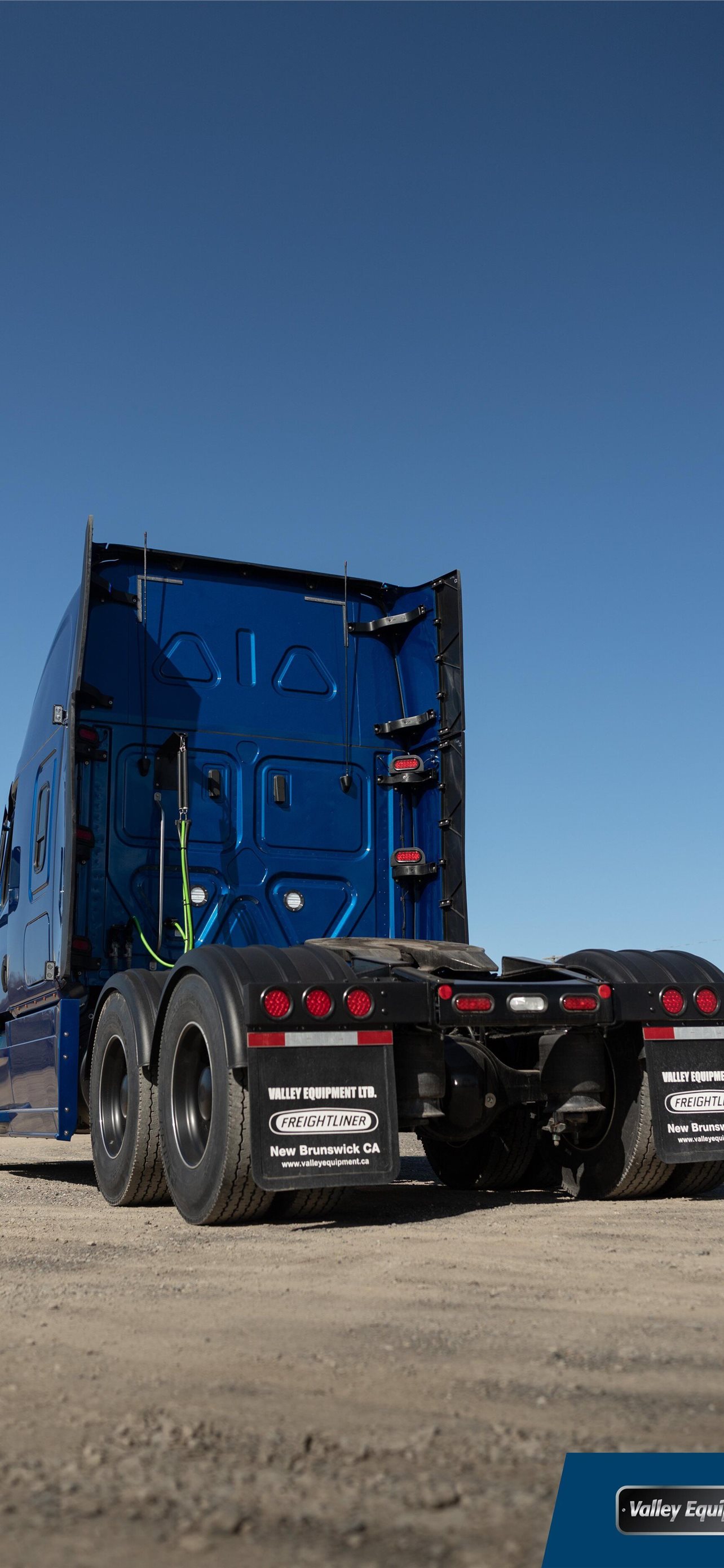 Best Freightliner trucks iPhone HD Wallpaper