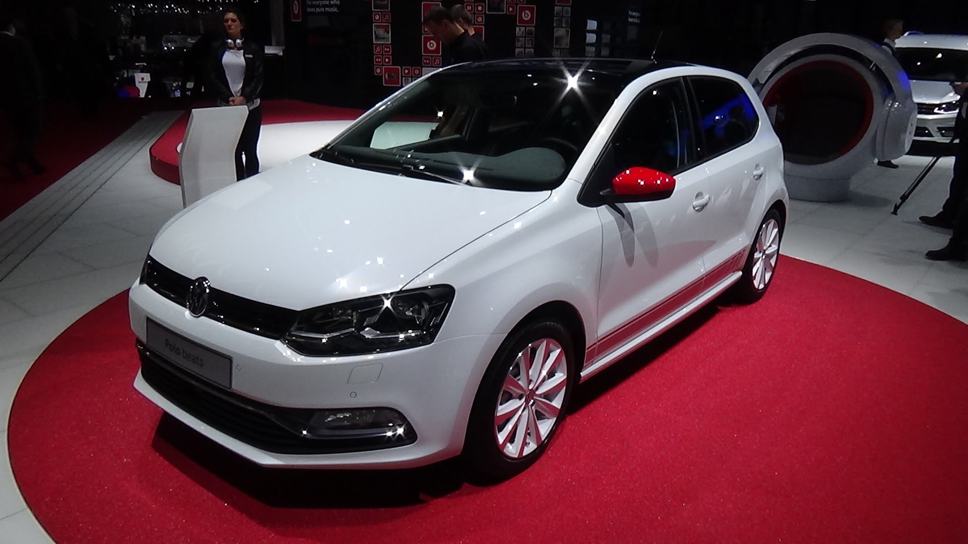 Presentation of the white Volkswagen Polo 2017 Desktop wallpaper 640x480