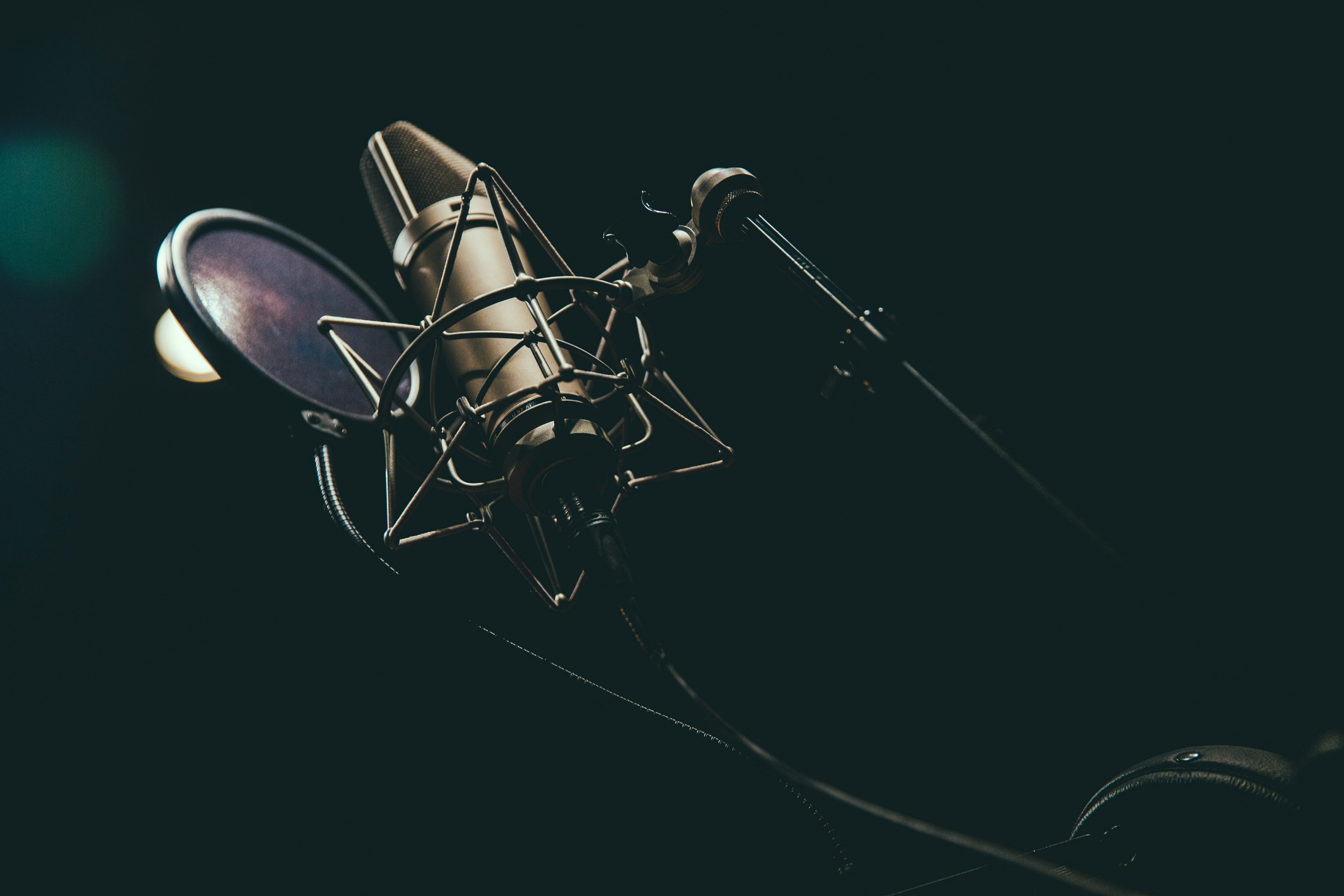 Wallpaper / microphone music dark and mic 4k Wallpaper