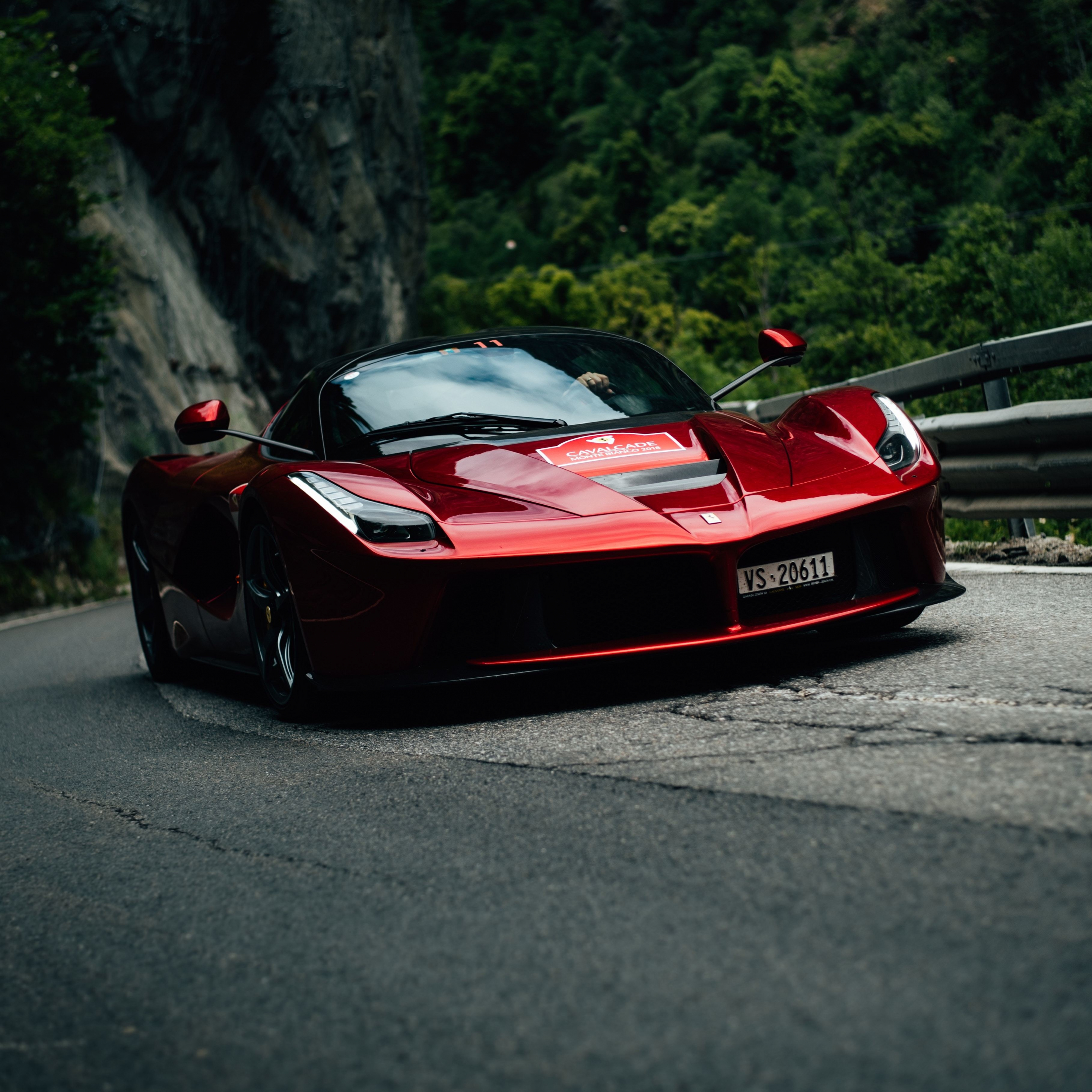 Download wallpaper 2932x2932 ferrari laferrari aperta, red, sports car, ipad pro retina, 2932x2932 HD background, 9737