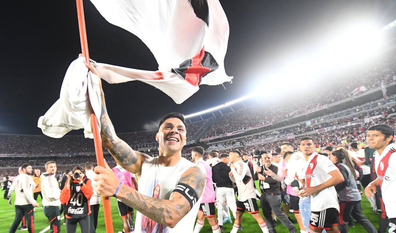 Enzo Pérez, la bandera de River: su festejo con los hinchasé