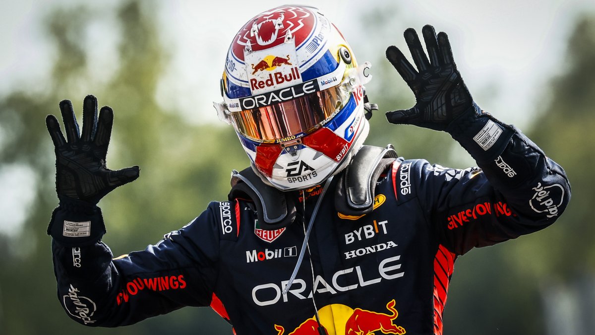 Max Verstappen wins 10 races in a row, breaking Formula 1 record