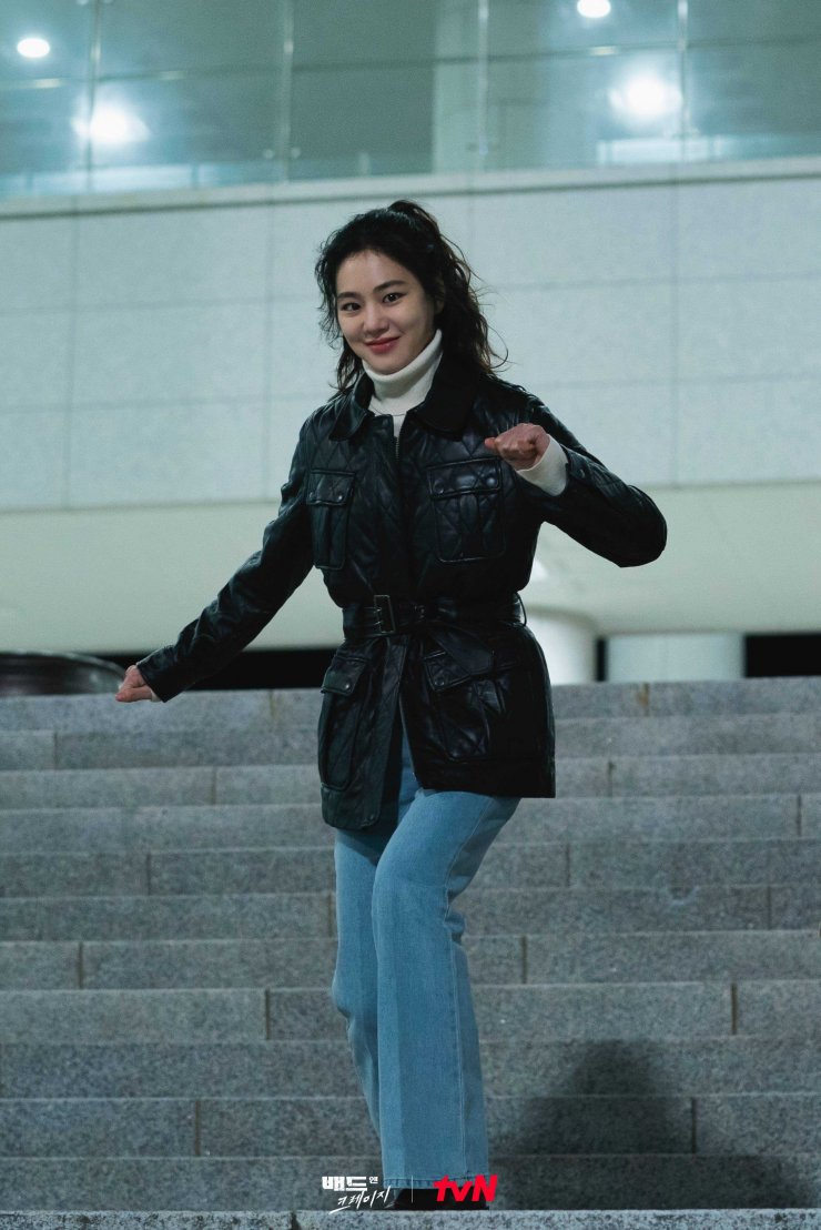 Bad and Crazy Gallery (Drama, 2021, 배드 앤 크레이지) HanCinema