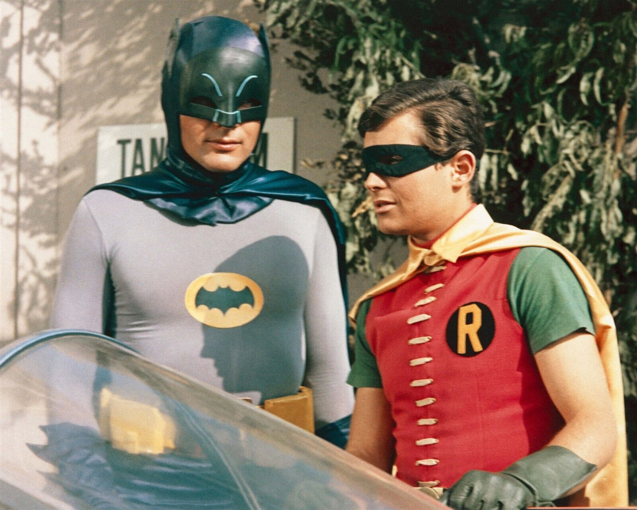 Batman 1966 Adam West & Burt Ward Batman & Robin by Batmobile 8x10 inch photo Movie Store