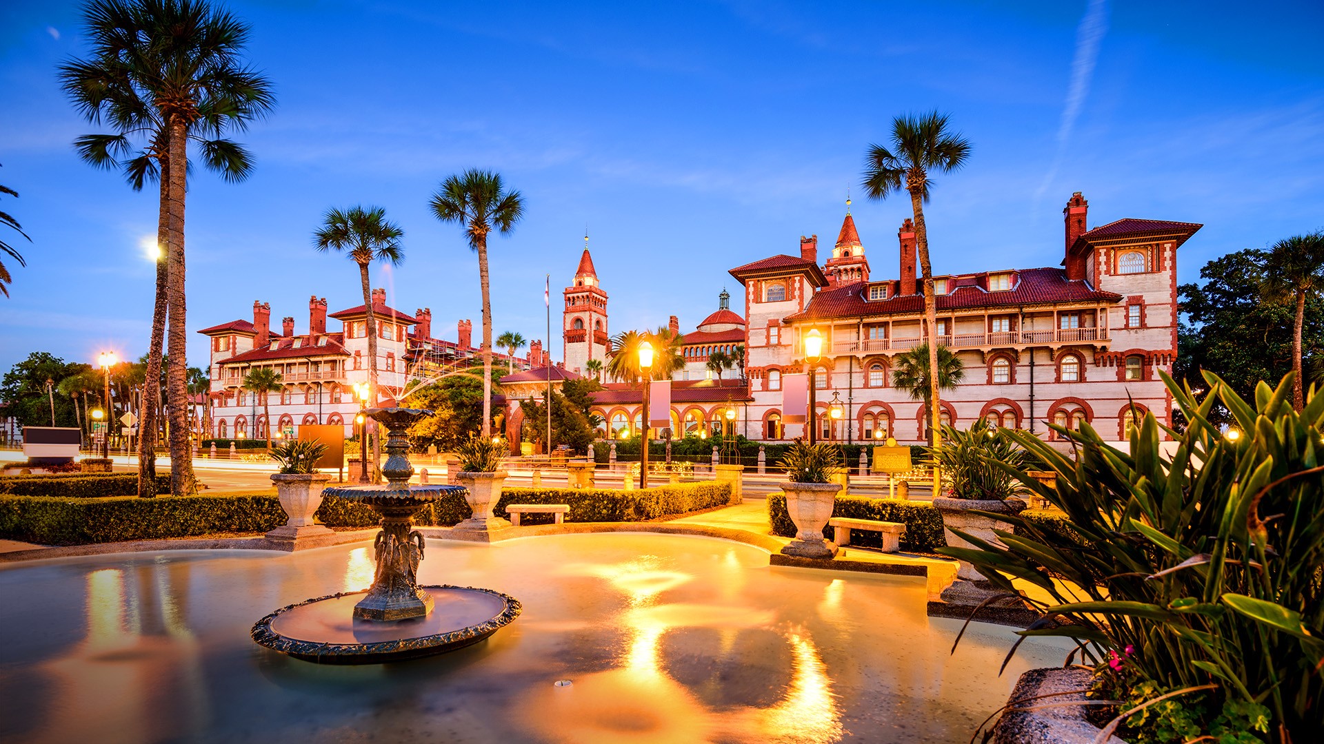Townscape at Alcazar Courtyard, St. Augustine, Florida, USA. Windows Spotlight Image