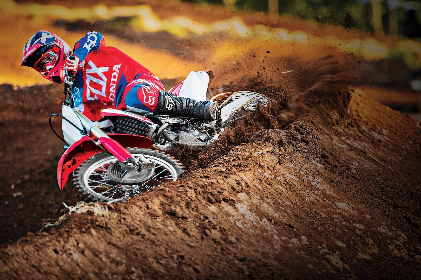 Honda Unveils New High Revving CRF250R Motocross Racer