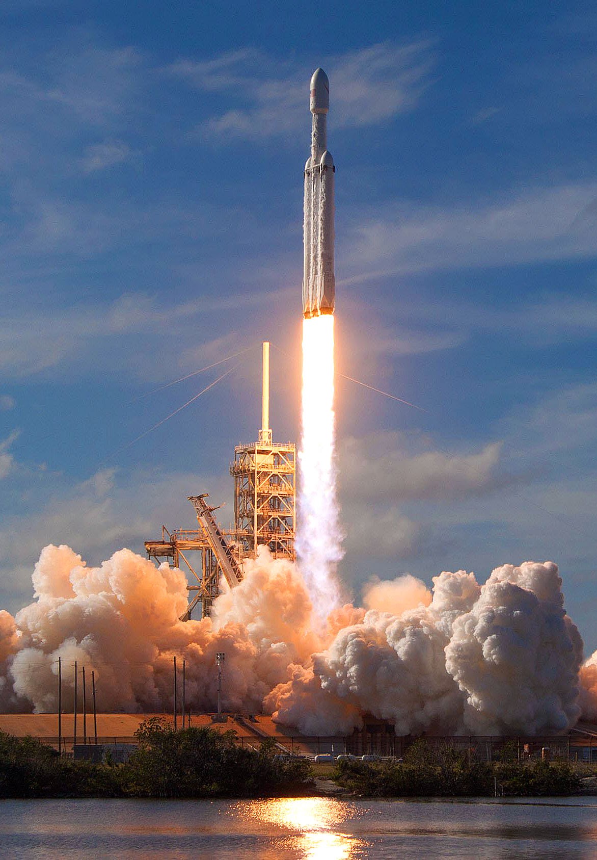 Welcome to RolexMagazine.com.Home of Jake's Rolex World Magazine.Optimized for iPad and iPhone: Falcon Heavy Inaugural Test Flight