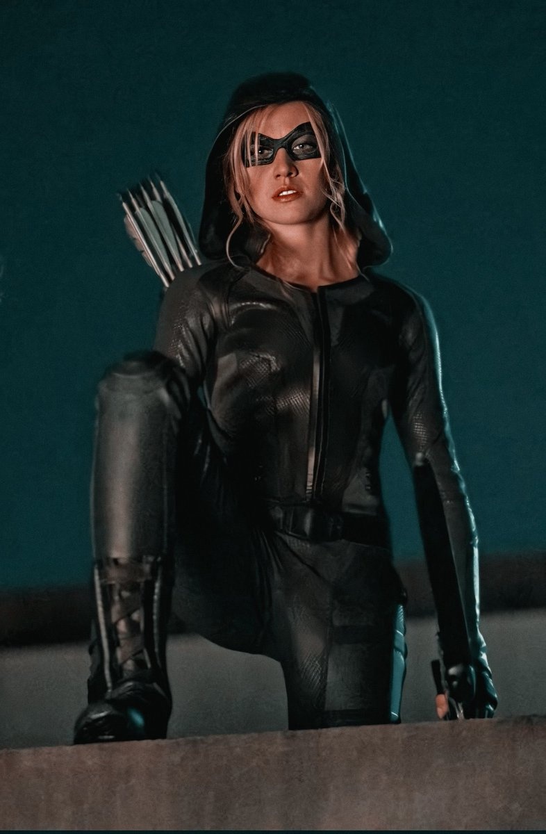 Mia Queen. Book of Heroes and Villains