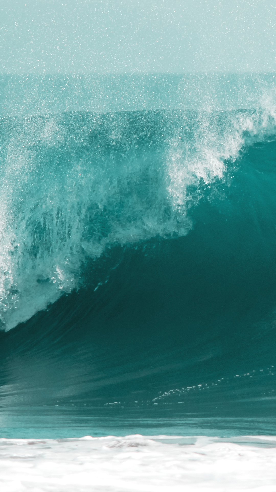 Calm Crash iPhone 13 Pro Max Wallpaper