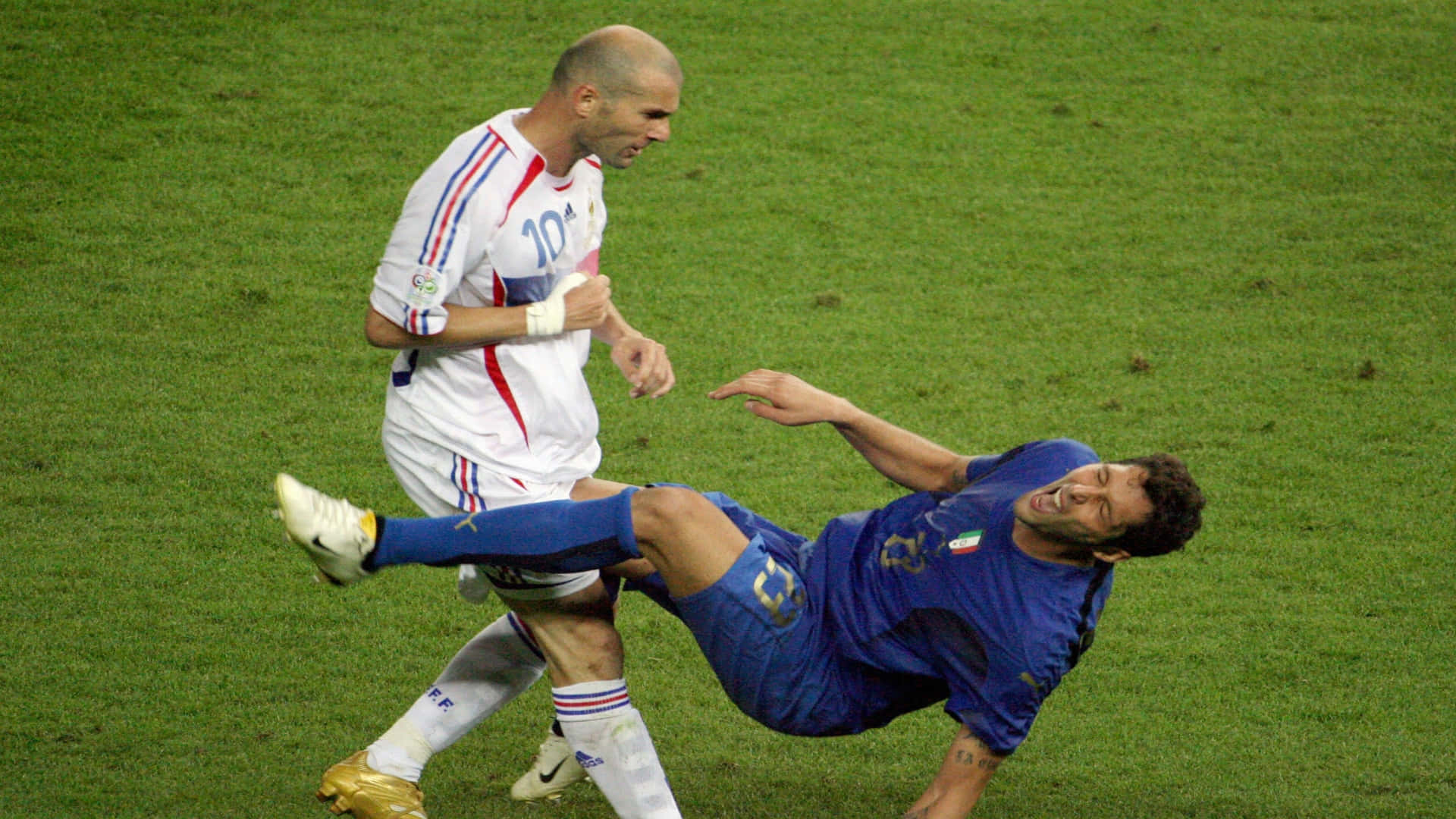 Download Zinedine Zidane Marco Materazzi Football Photography Wallpaper