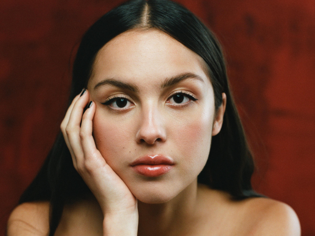 Wallpaper close up, olivia rodrigo, 2023, actress desktop wallpaper, HD image, picture, background, 0279fc