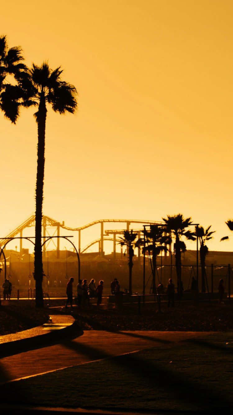 Download Capture the essence of LA with this breathtaking iPhone wallpaper. Wallpaper