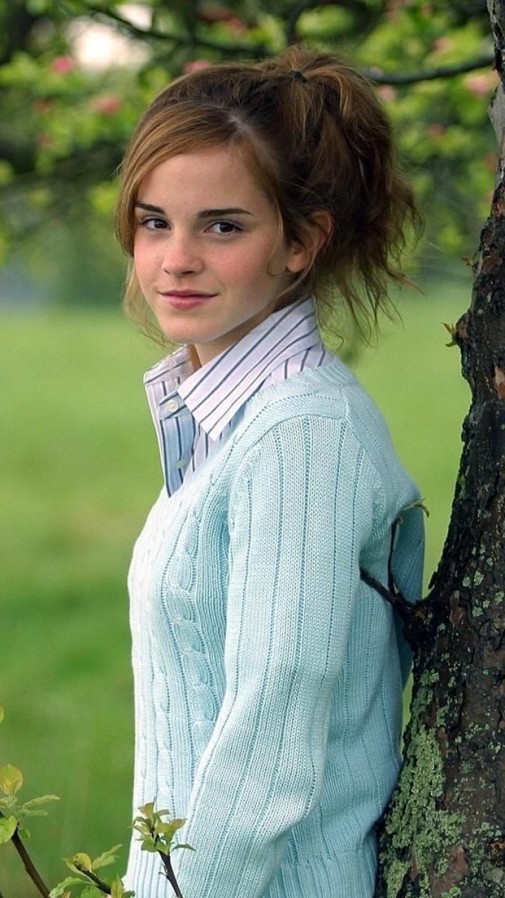 Wallpaper / Celebrity Emma Watson, 720x1280 Phone Wallpaper
