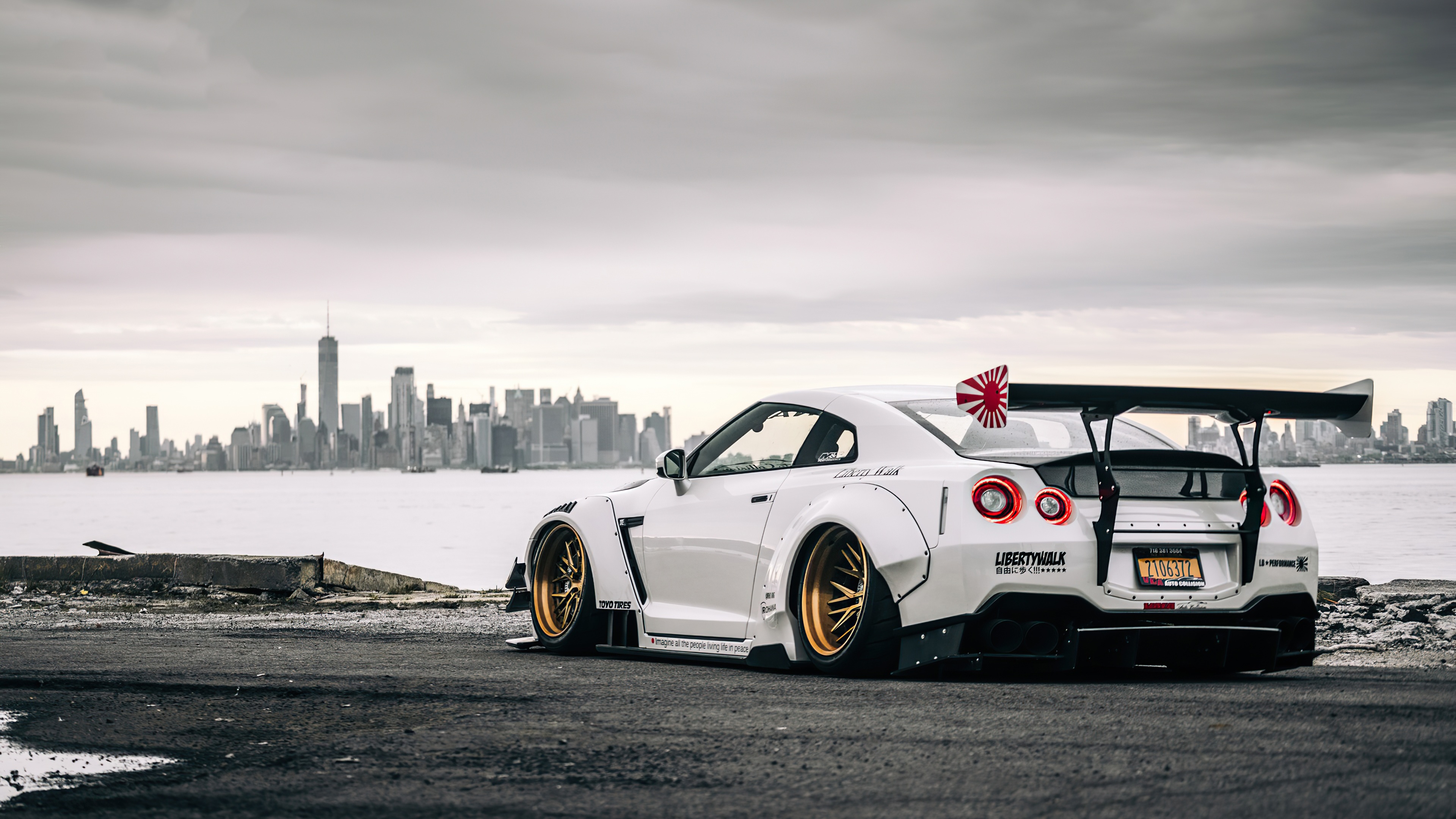 Nissan Gtr In New York Wallpaper 4K