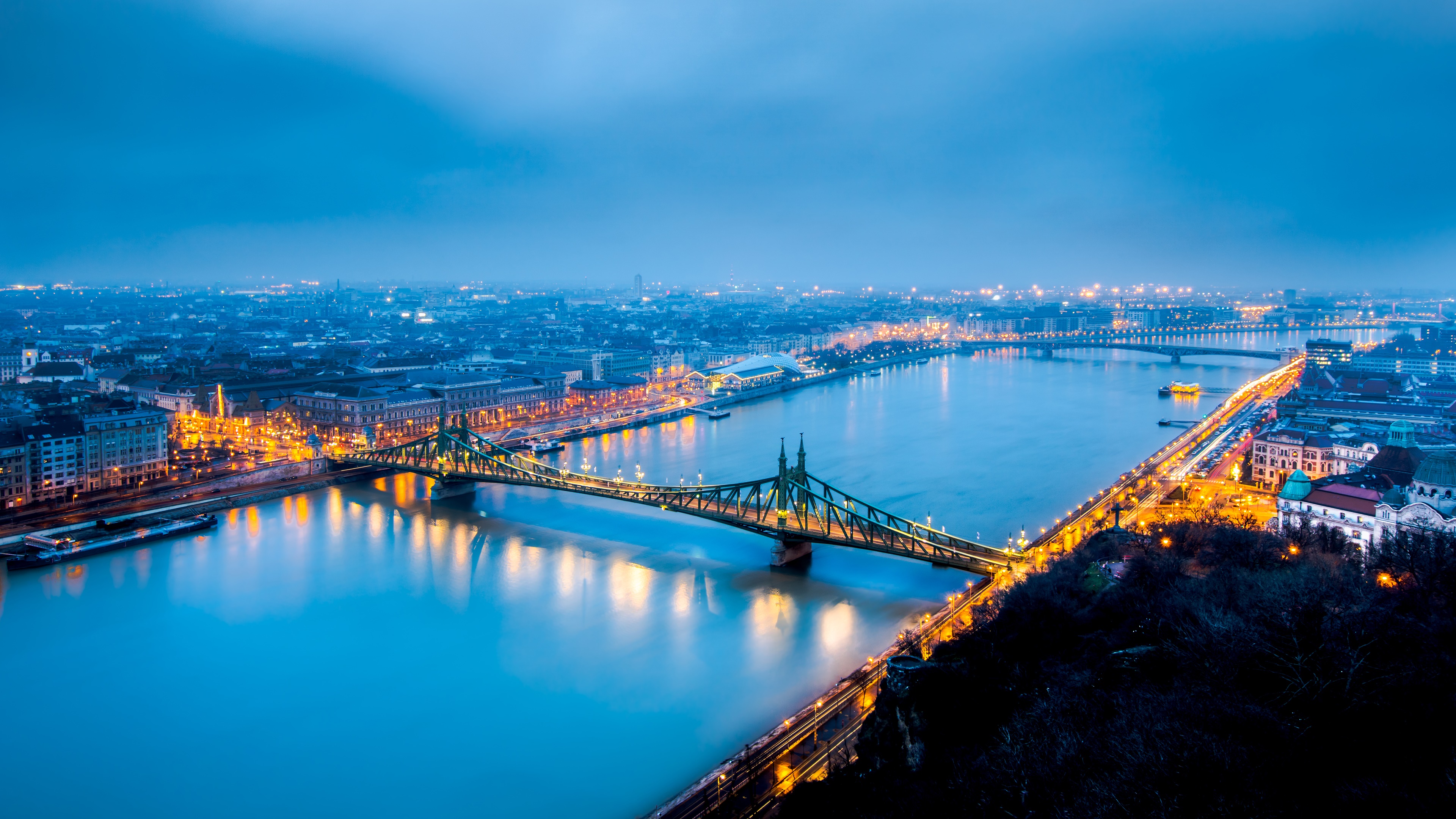 Liberty Bridge from Gellert Hill (Budapest) wallpaper