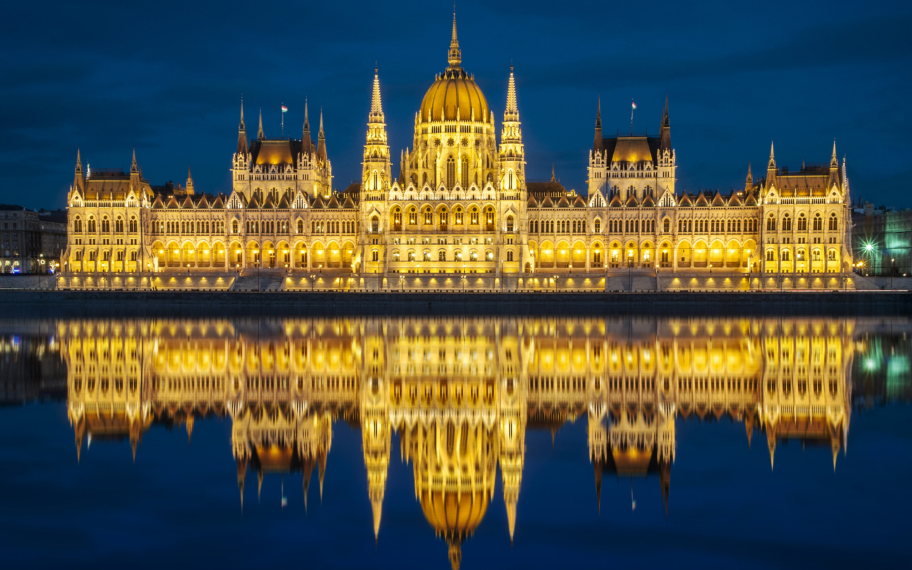 Hungarian Parliament Building In Budapest Hungary Reflection Night Photography 4k Ultra HD Desktop Wallpaper 3840х2400, Wallpaper13.com