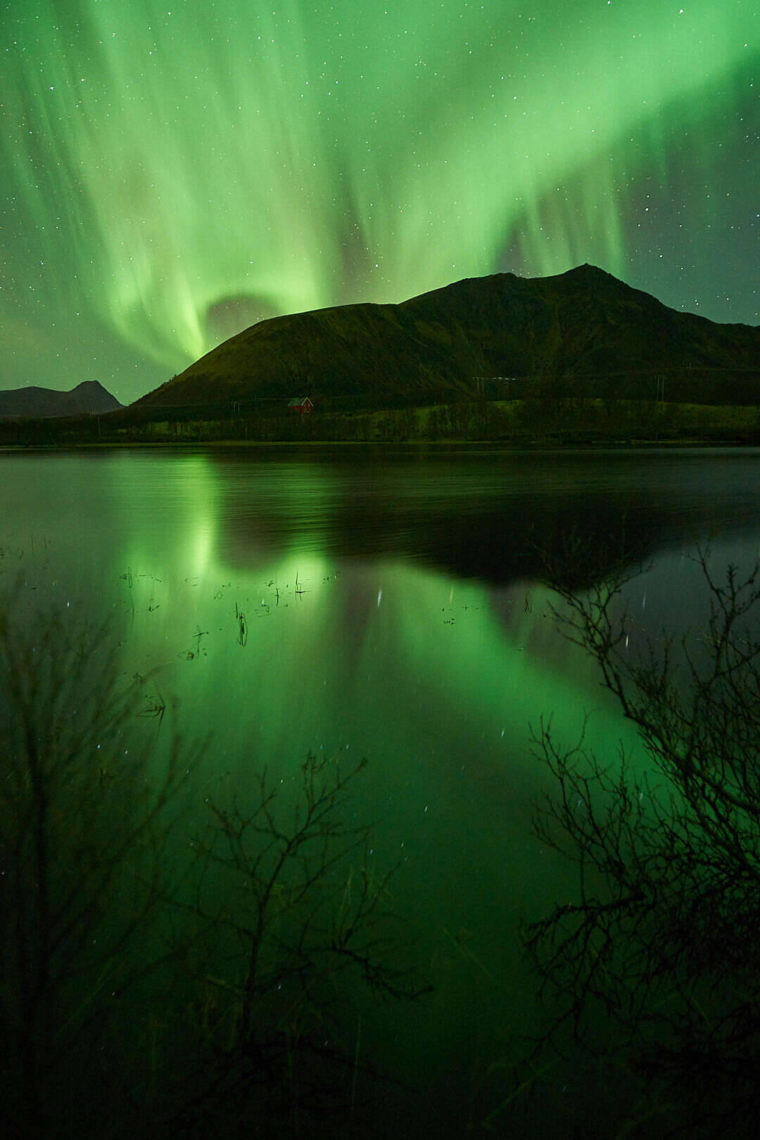 Download Northern Lights Over Mountain Green iPhone Wallpaper