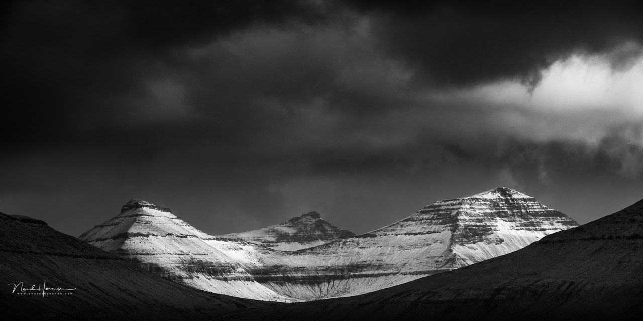 Reasons Why Black and White Shouldn't Be Used for Landscape Photography