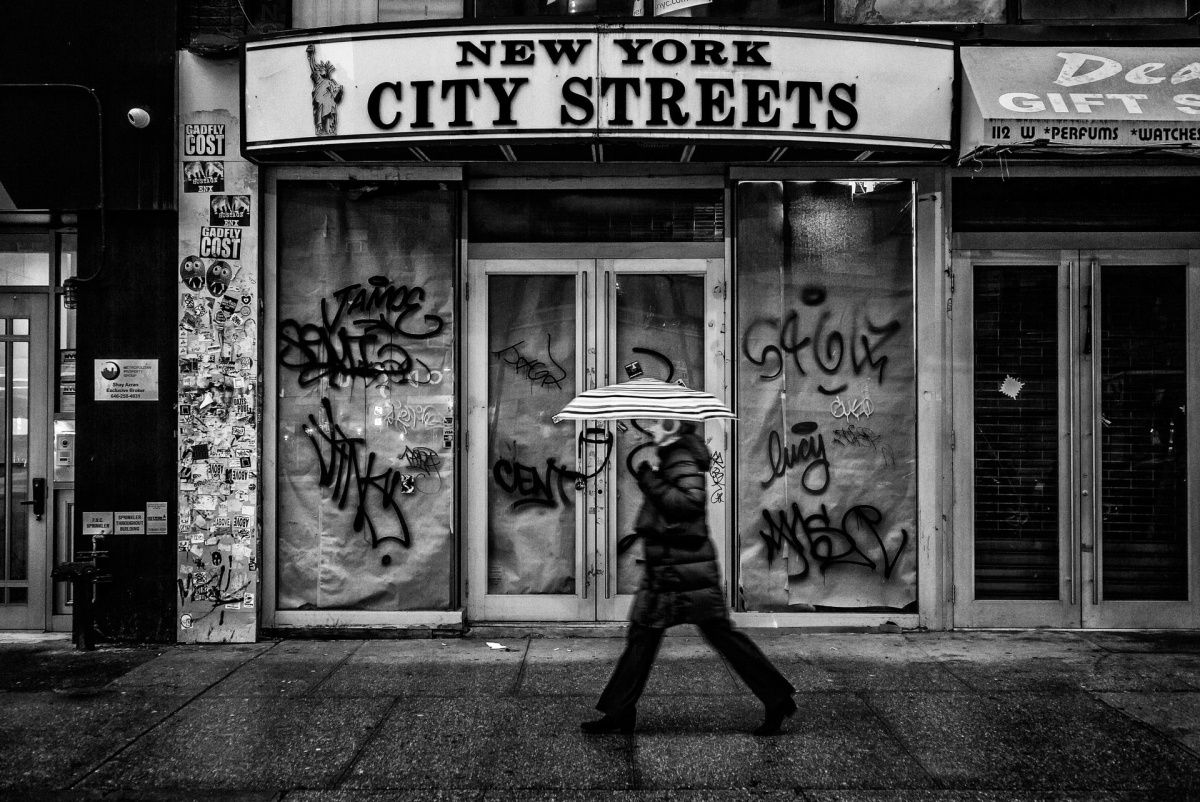 Excellent Examples of Street Photography in Black and White