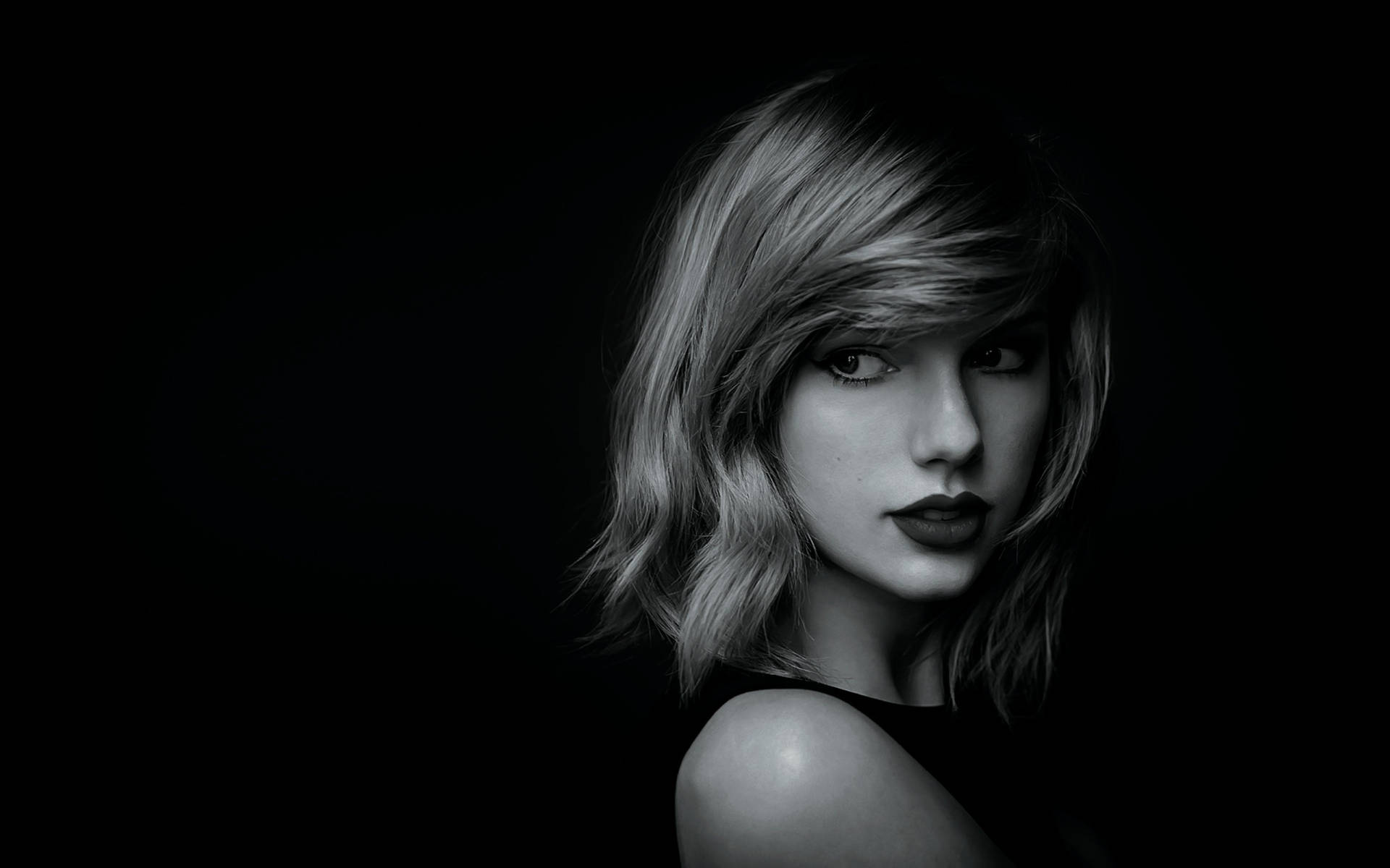 Download Taylor Swift Showing Off Her Musical Talents Wallpaper