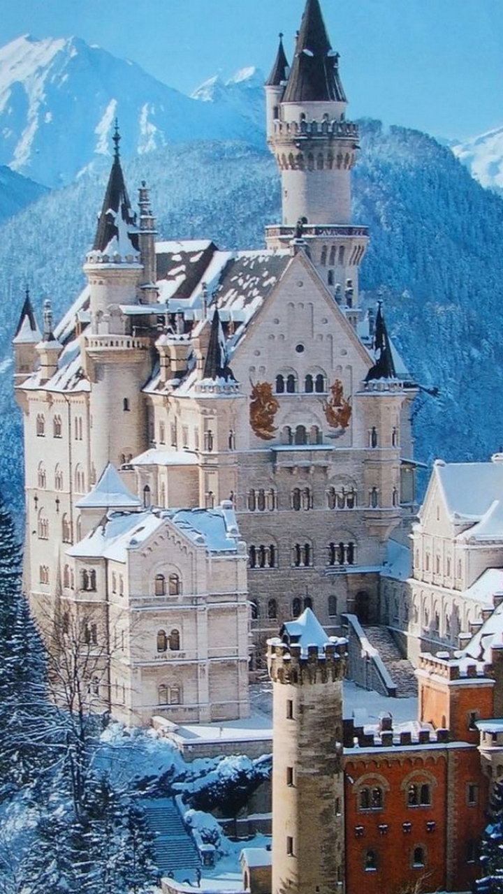 Neuschwanstein Castle iPhone Wallpaper