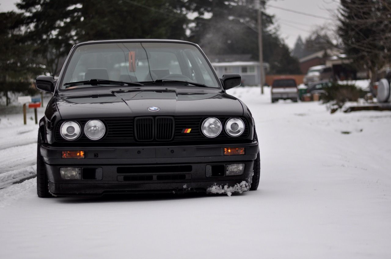 BMW E30 M3 black winter. Bmw cars, Bmw e30, Bmw vintage