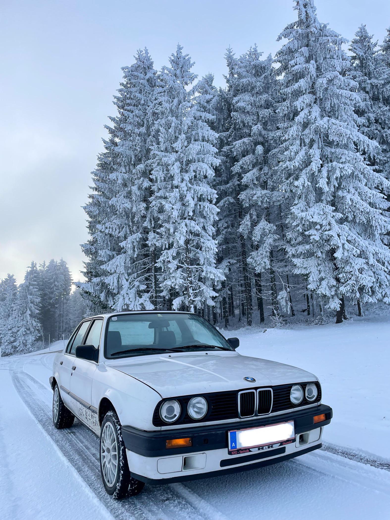 Snowing Roadtrip in the Austria Alps