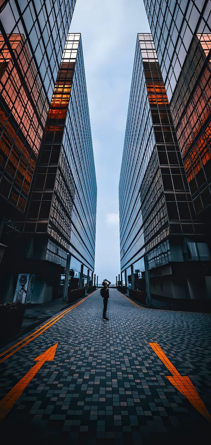 Can please someone photohop the person out?. Phone wallpaper image, Qhd wallpaper, Cool wallpaper for phones