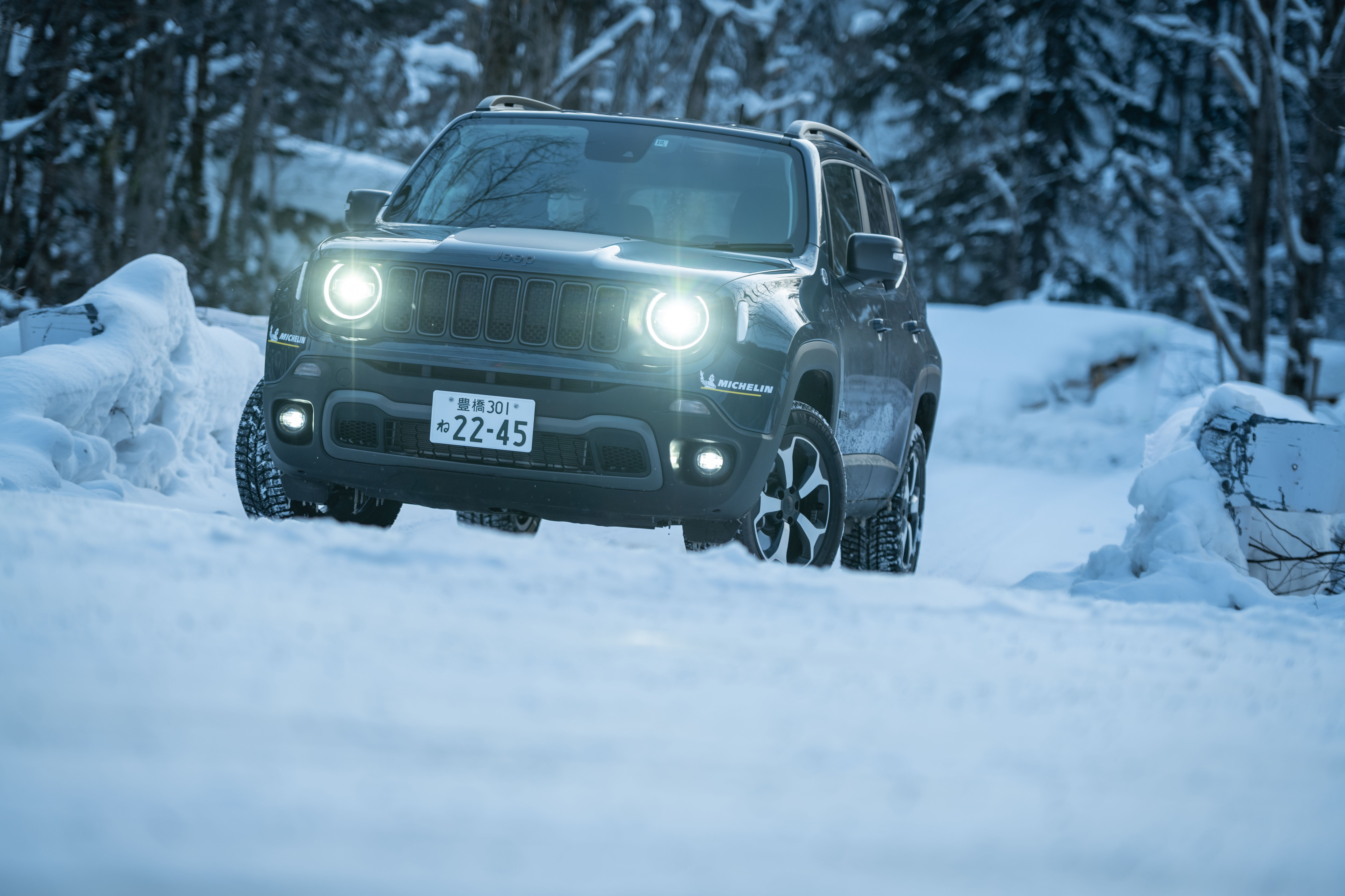 Jeep Renegade 4xe HD Wallpaper and Background