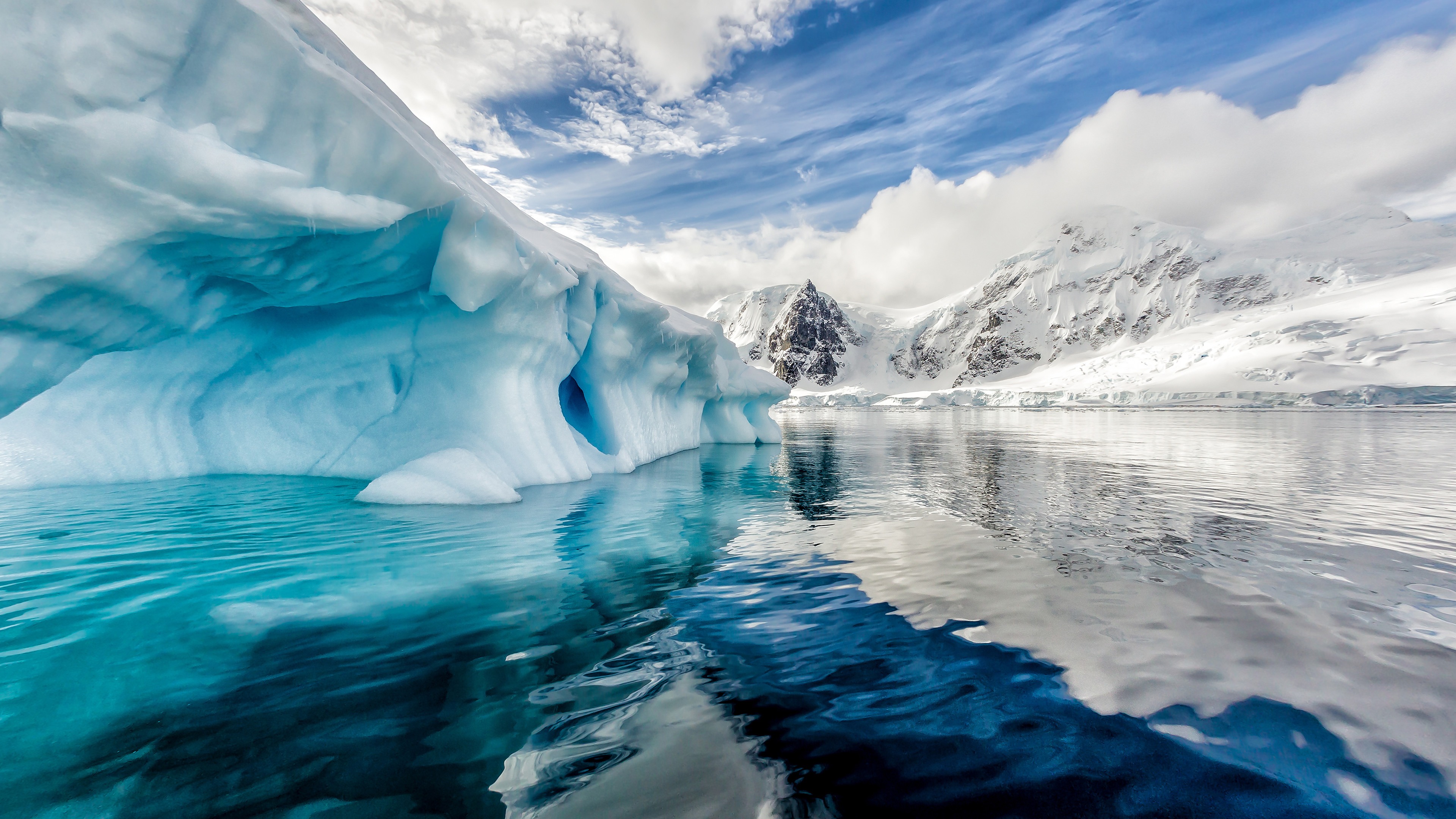 Antarctica iceberg blue ocean 4K HD Photo