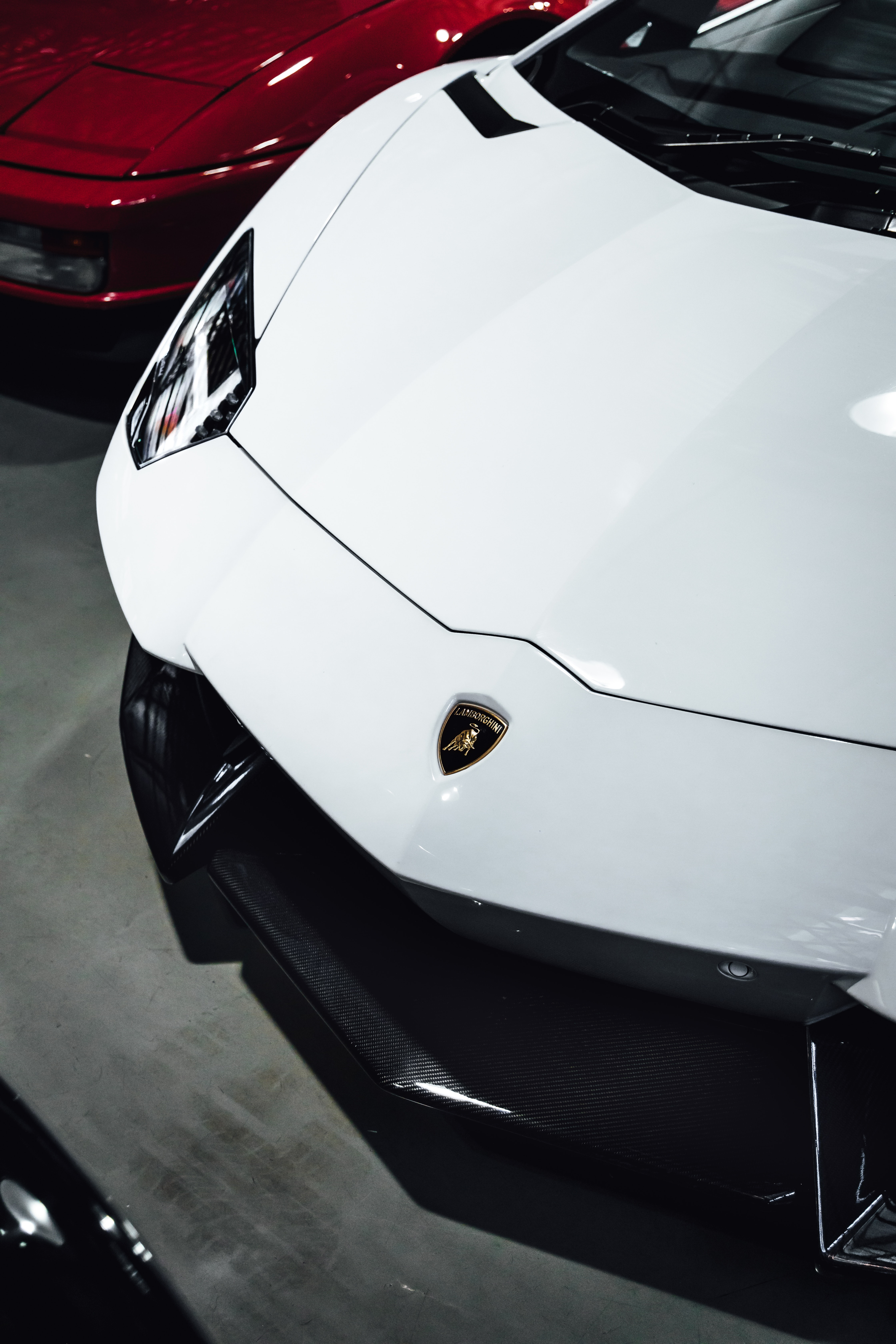 A White Lamborghini Aventador · Free