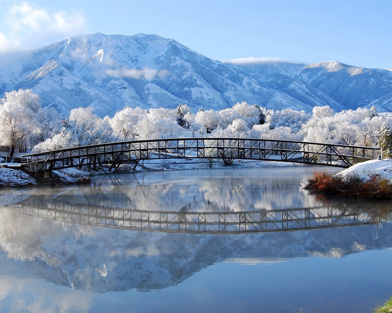 Download wallpaper 1280x1024 winter, bridge, landscape standard 5:4 HD background