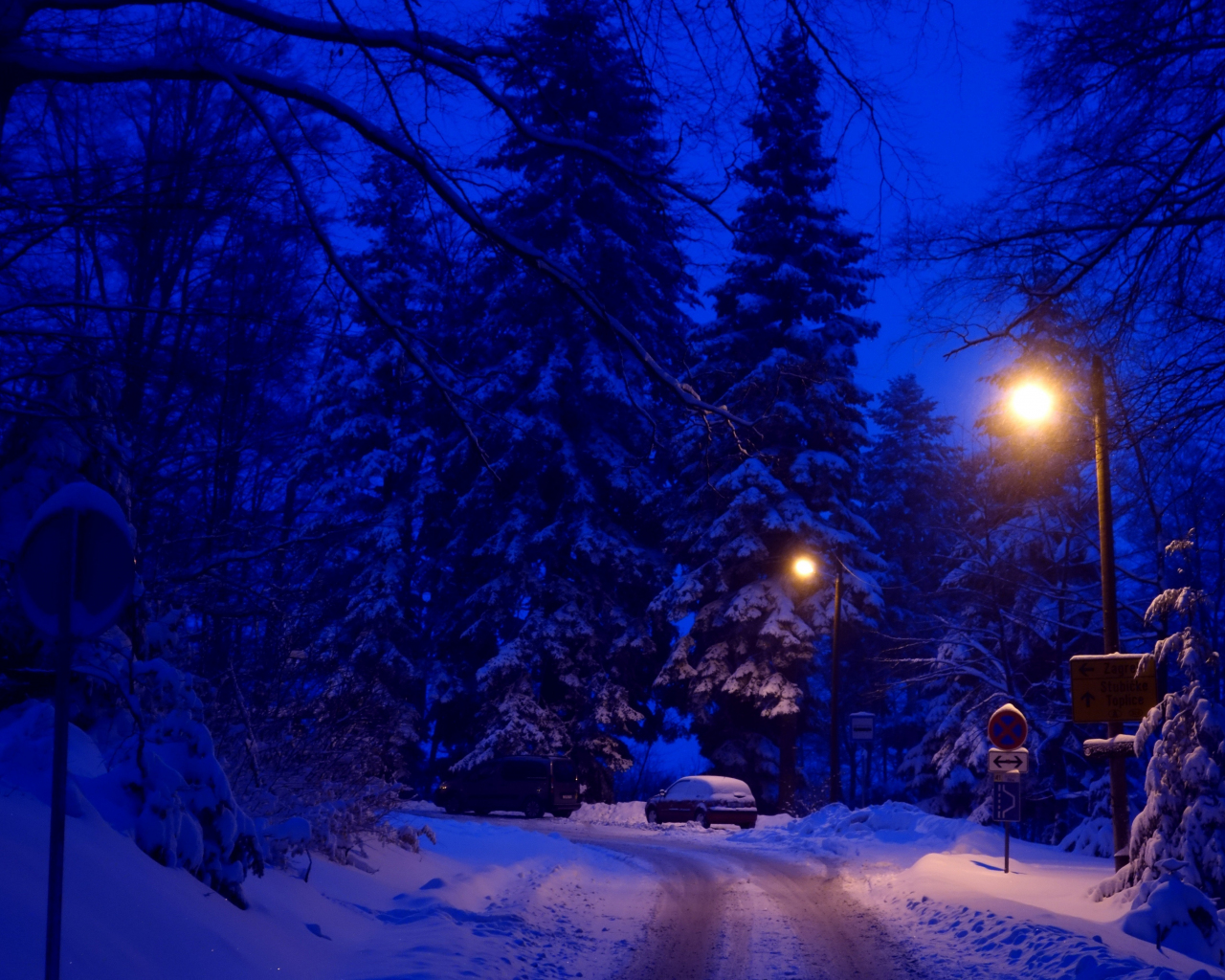 Download wallpaper 1280x1024 winter, night, street lights, road, standard 5:4 fullscreen wallpaper, 1280x1024 HD background, 3711