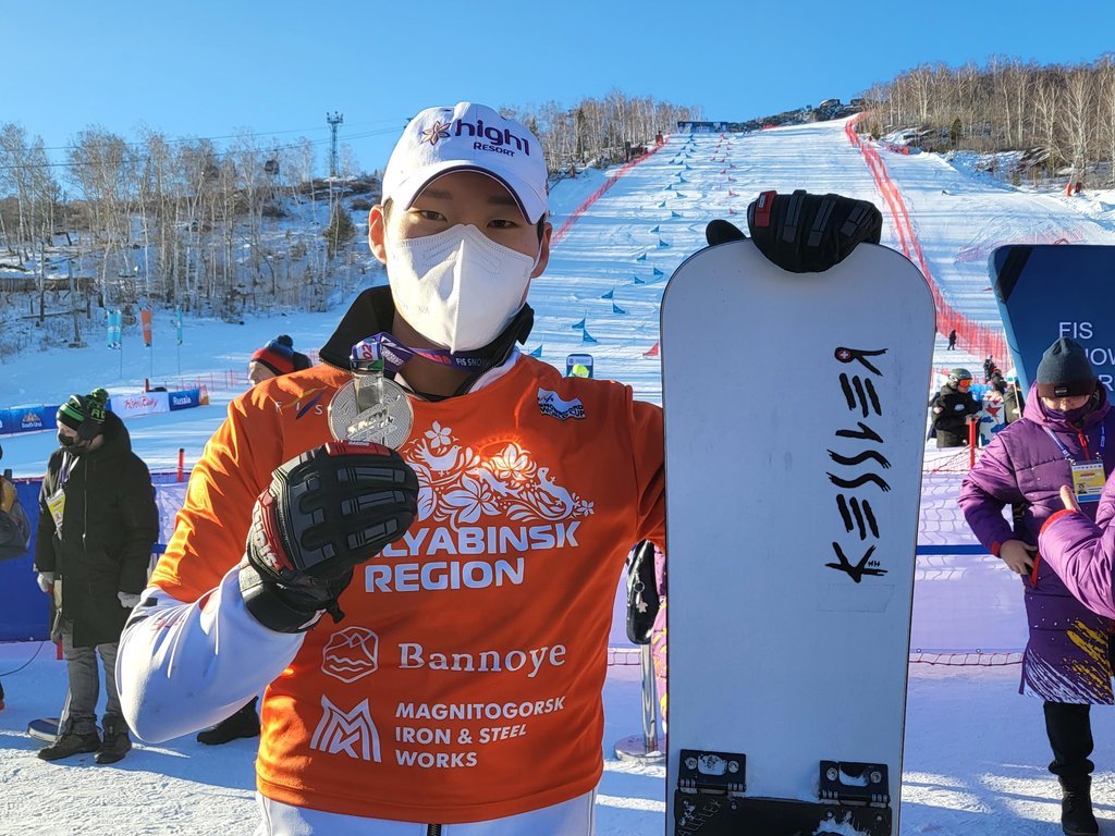 Alpine Snowboarder Lee Sang Ho Maintains World Cup Lead Despite Missing Podium