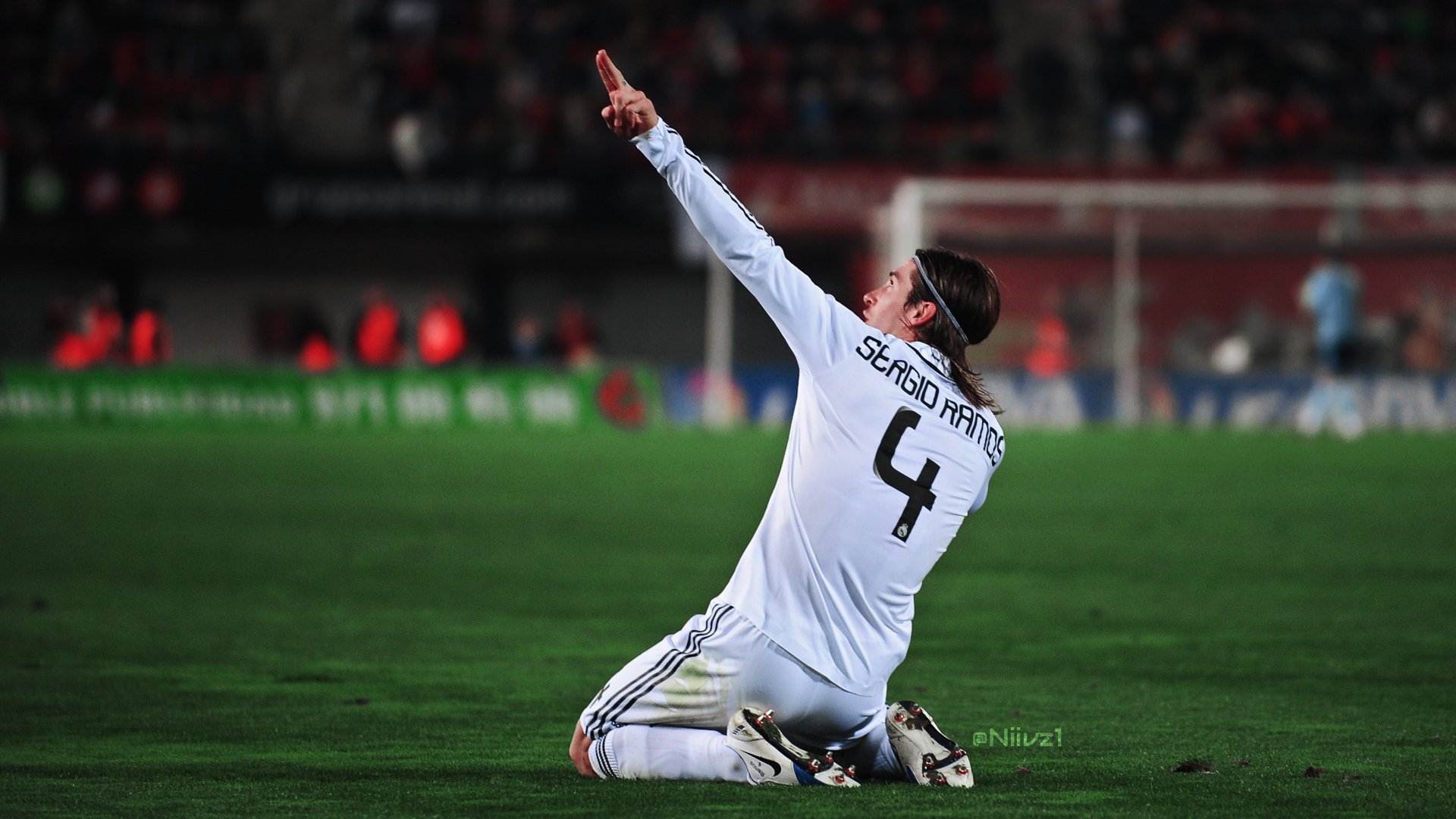 مُهند. نيڤز. Wallpaper DeskTop & PlayStation