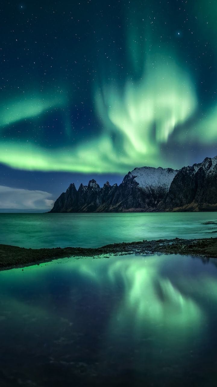 Aurora Borealis Phone Wallpaper