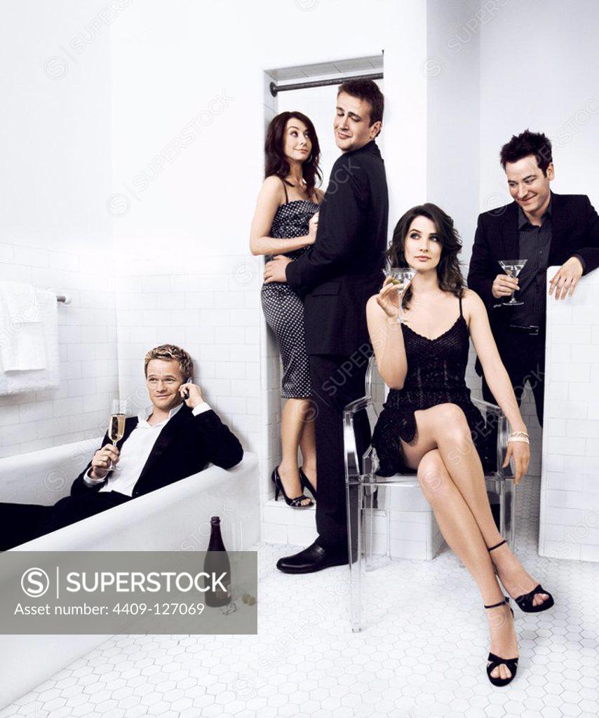 ALYSON HANNIGAN, NEIL PATRICK HARRIS, JOSH RADNOR, COBIE SMULDERS and JASON SEGEL in HOW I MET YOUR MOTHER