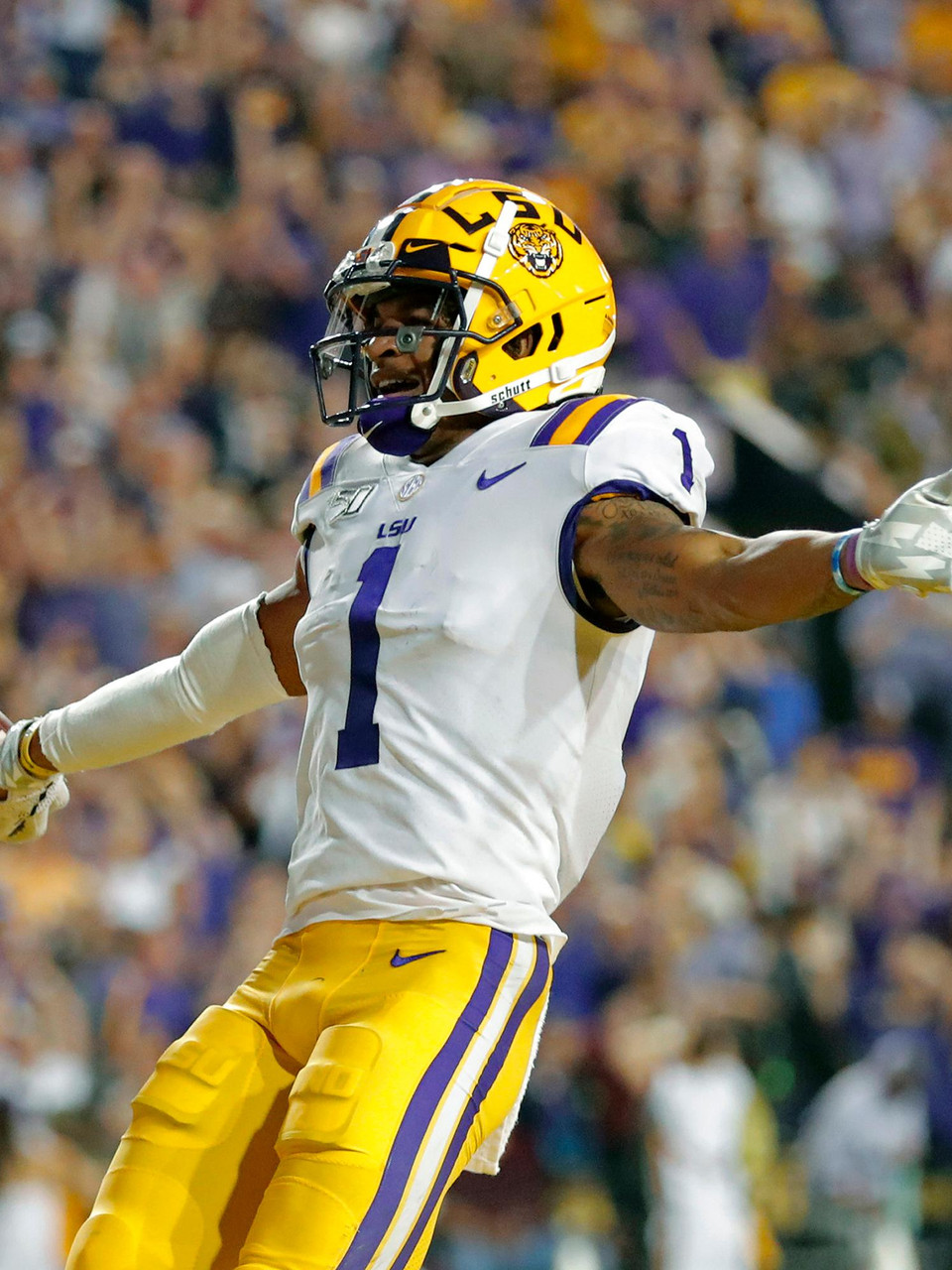 Bengals First Round Pick Ja'Marr Chase File: Giving Burrow A Major Weapon
