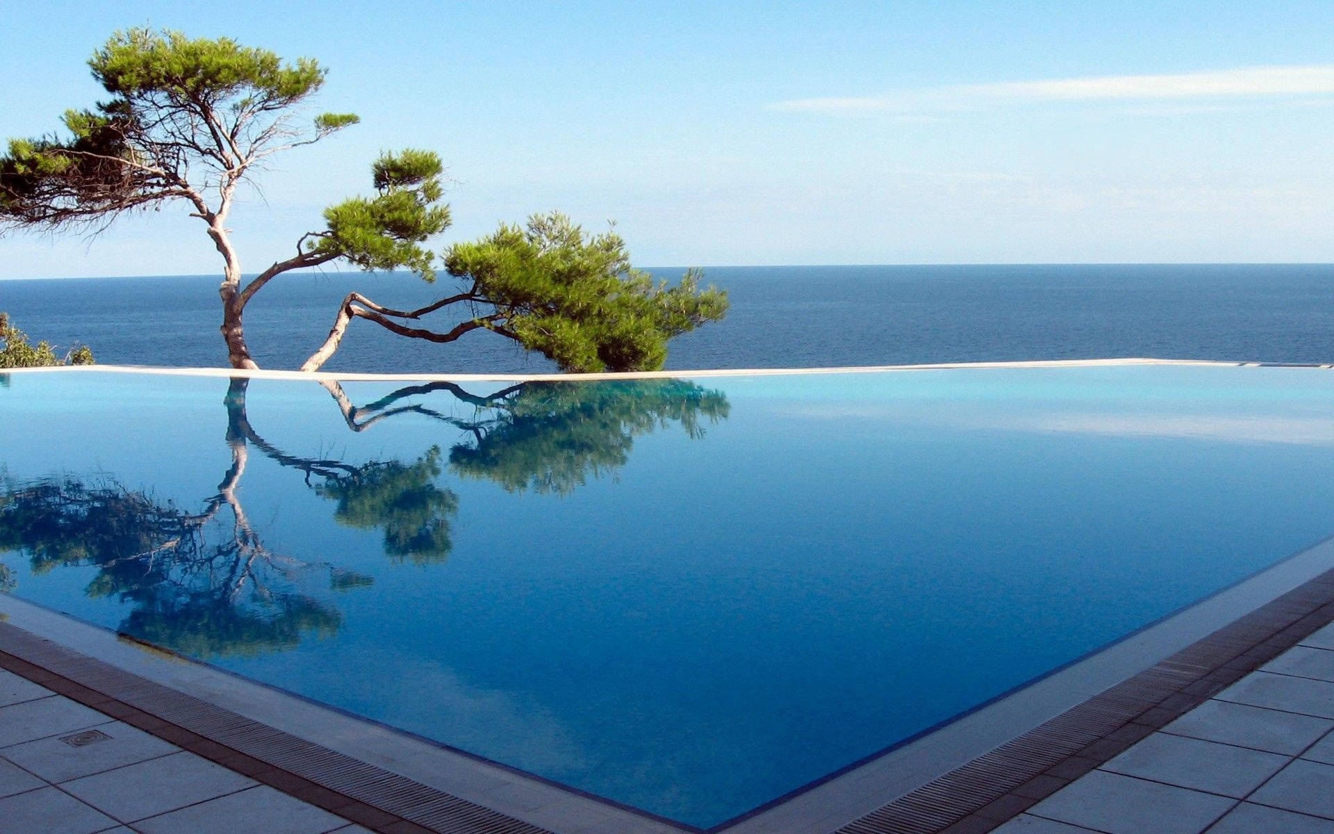 Swimming Pool Wallpaper