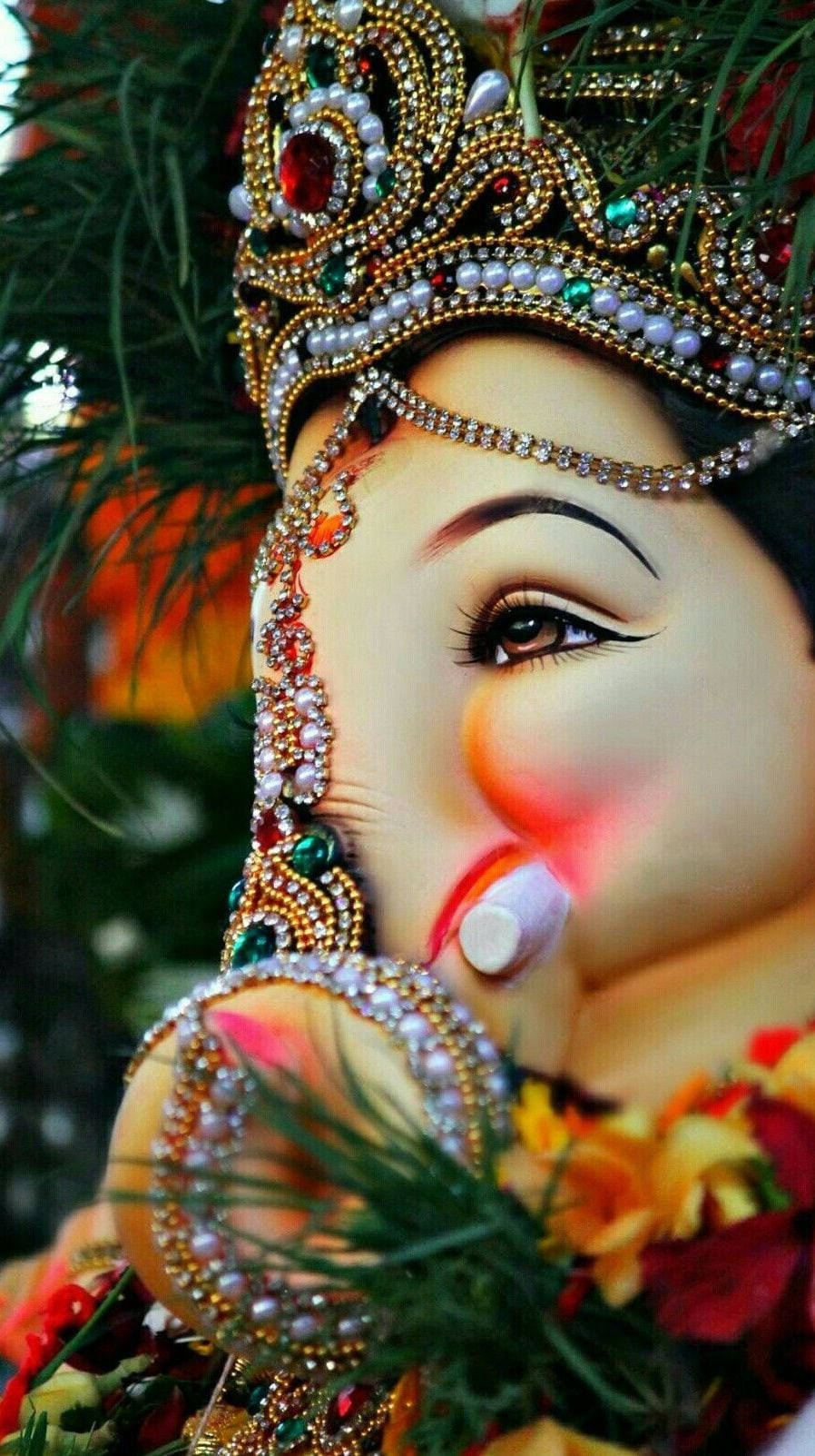Download Smiling Ganesh iPhone Wallpaper