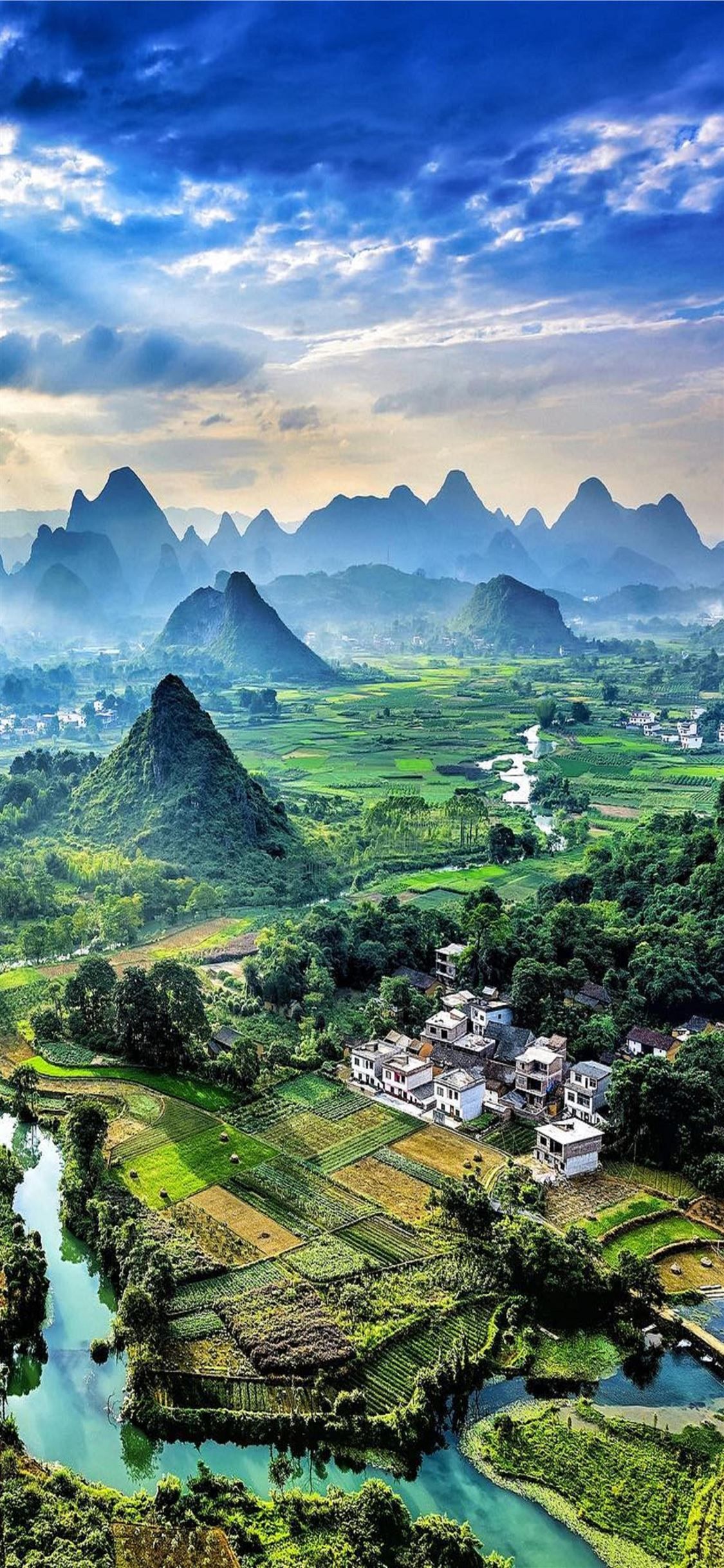 Li River #LiRiver mostbeautifulplacestovisit #GuangxiZhuang #China #iPhoneXWallpaper. Nature photography, Nature travel, Beautiful landscapes