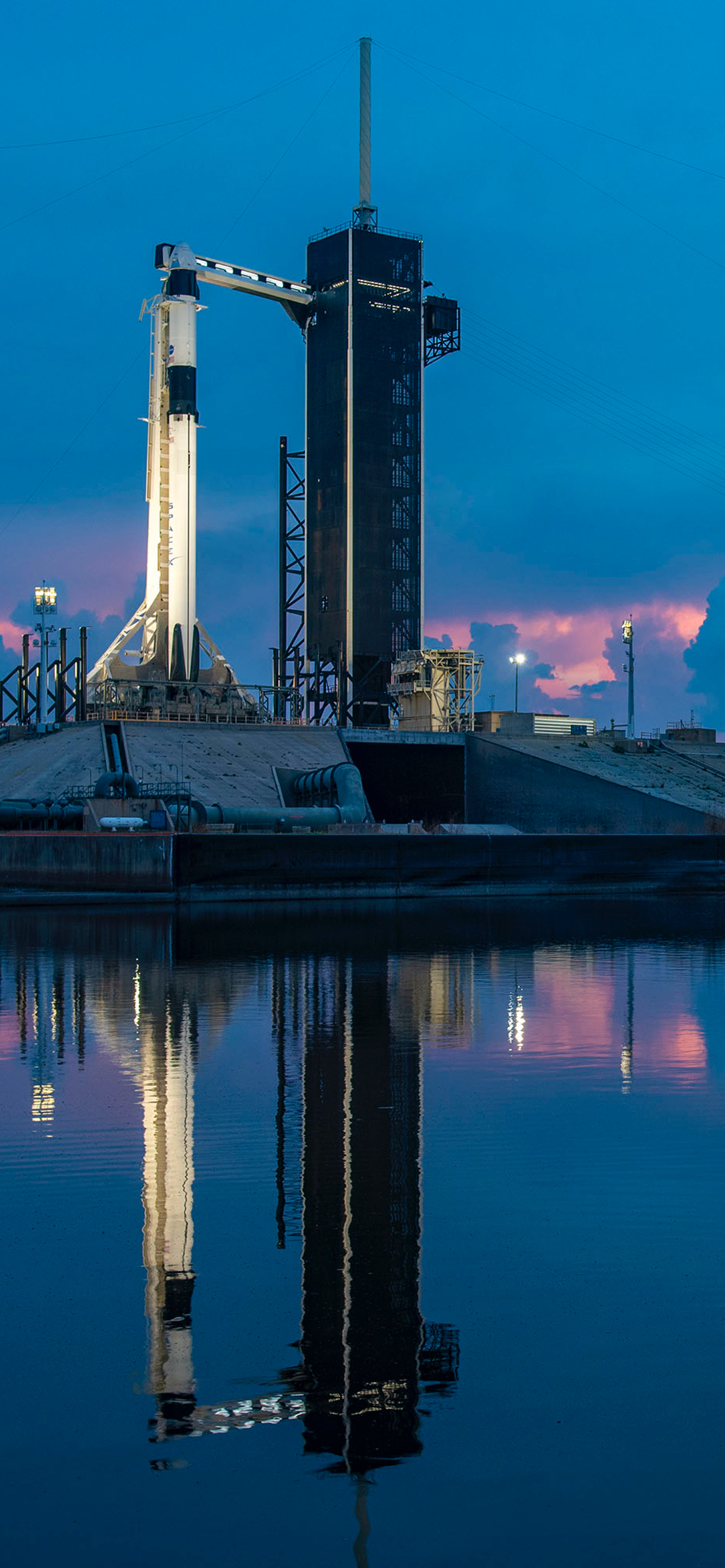 SpaceX wallpaper for iPhone