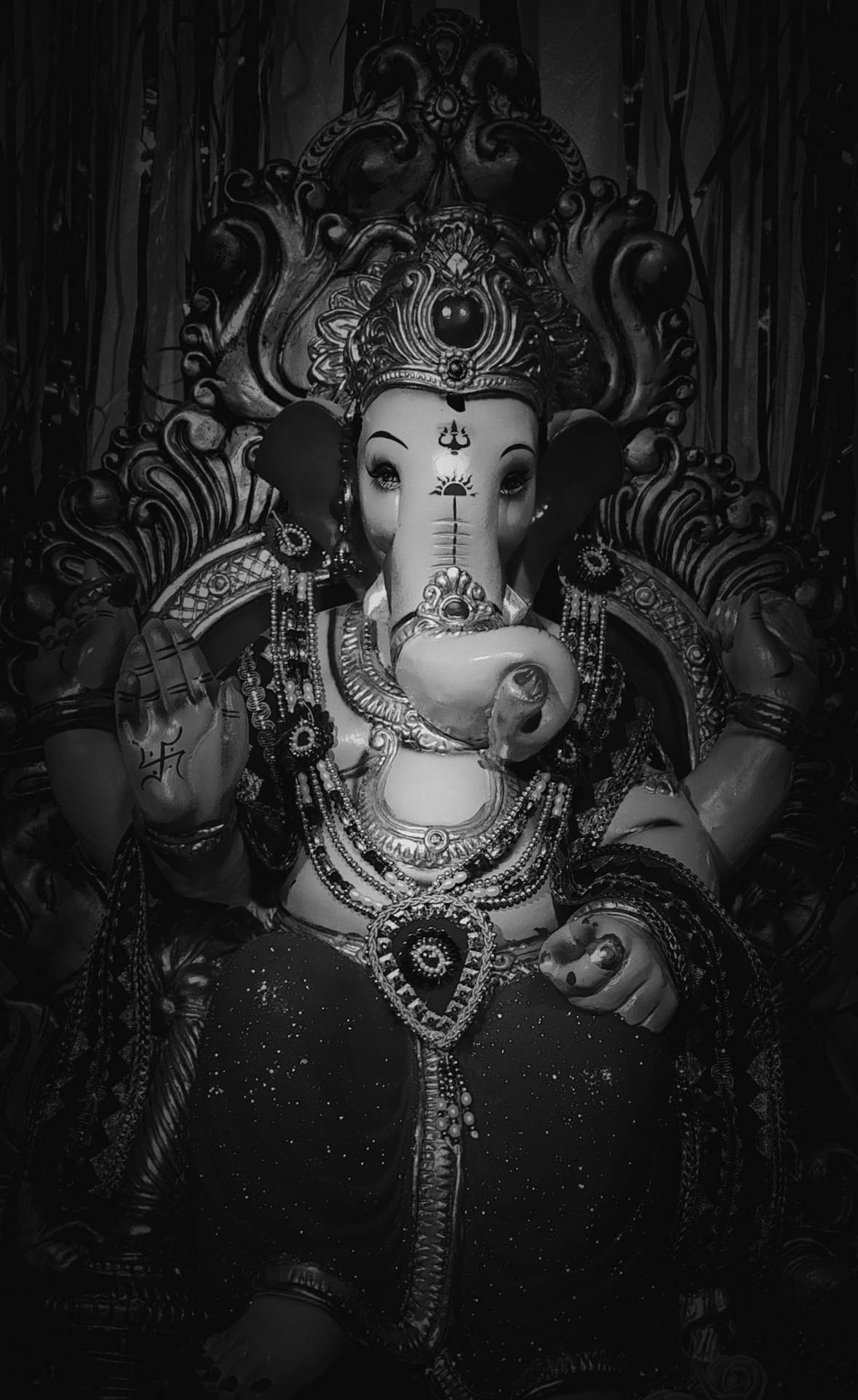 Download Standing Ganesh Statue IPhone Wallpaper