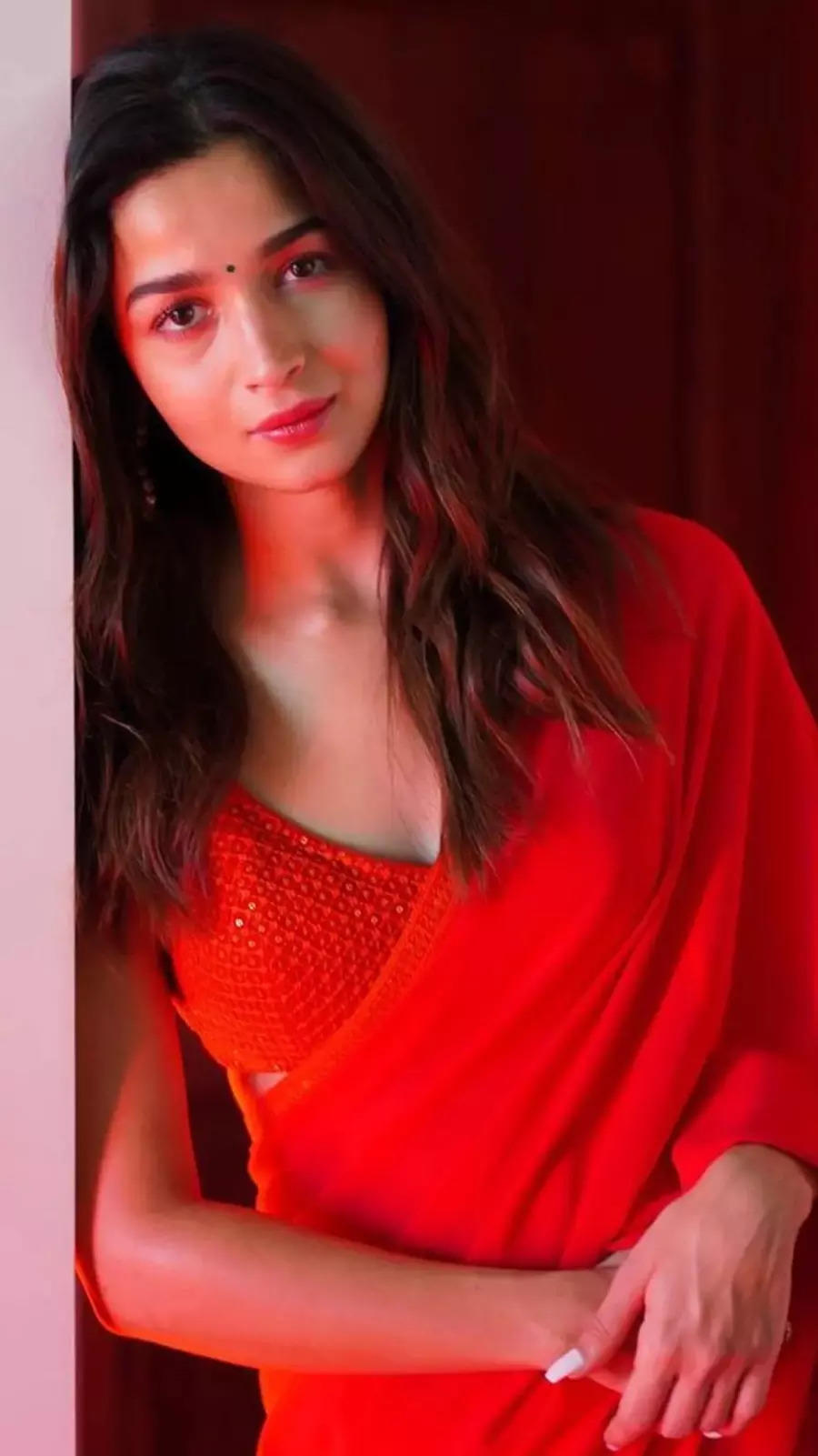 Rocky Aur Rani Kii Prem Kahaani' girl Alia Bhatt turns Bong beauty in saree